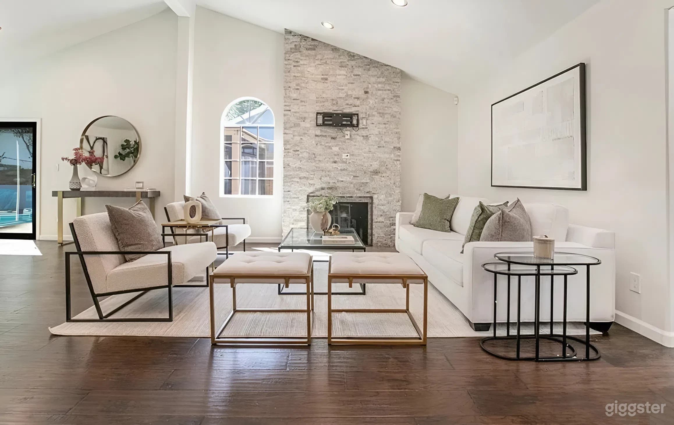 Shadow Hills Large Luxury Property  Photo 3