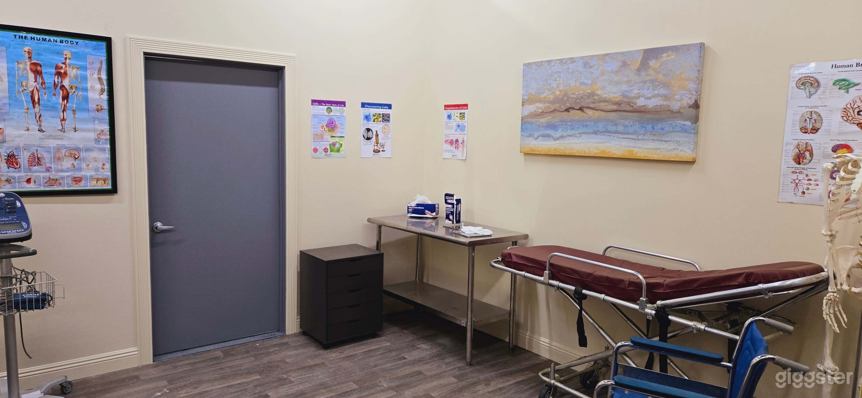 Dr. Office and Elevator Set Photo 4