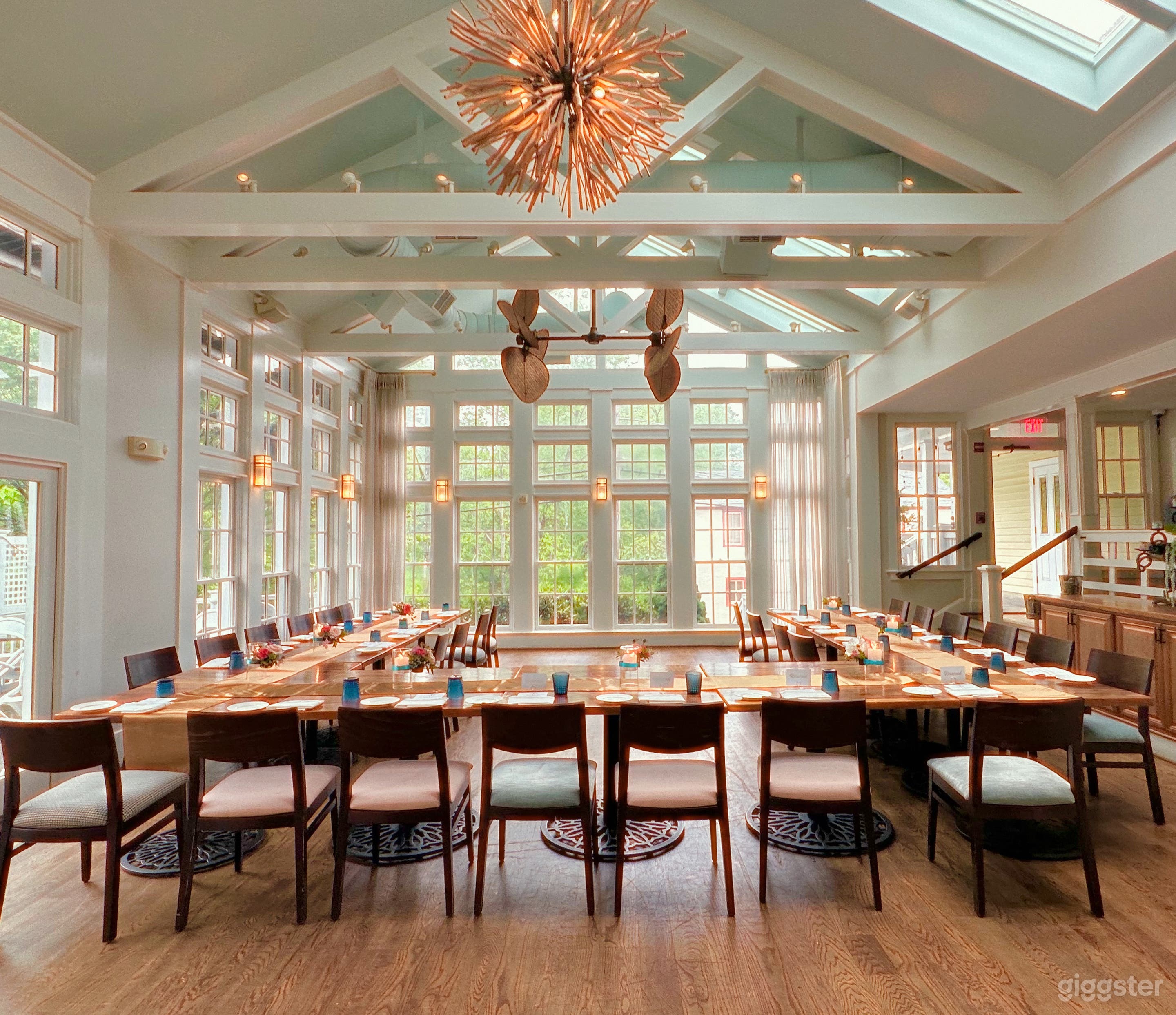 Charming Historic Restaurant in Clifton Photo 4