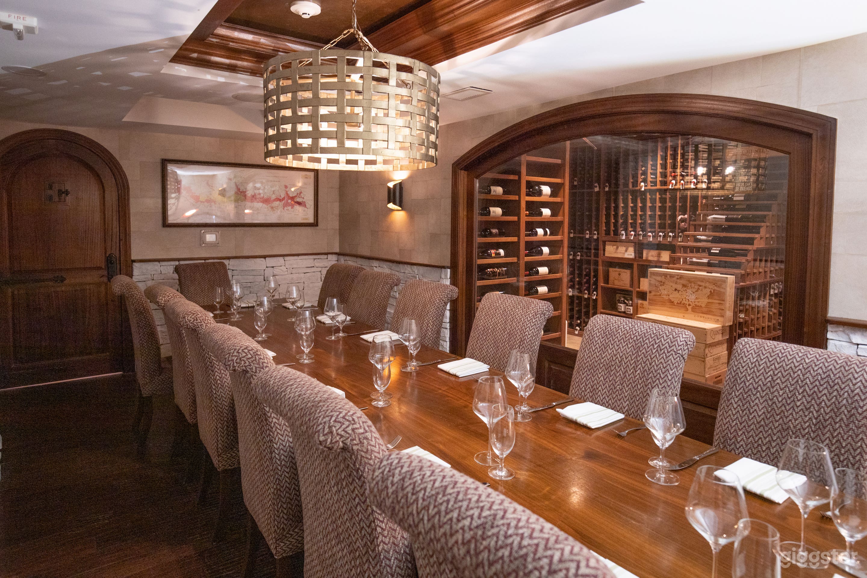Charming Historic Restaurant in Clifton Photo 3
