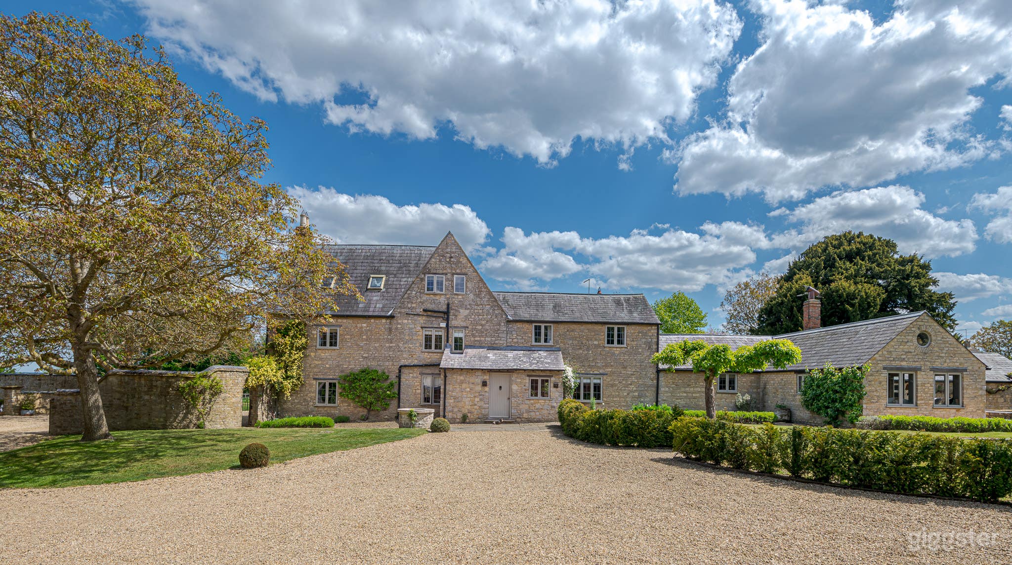 Jacobean, Kirby Farmhouse in Northamptonshire Photo 3