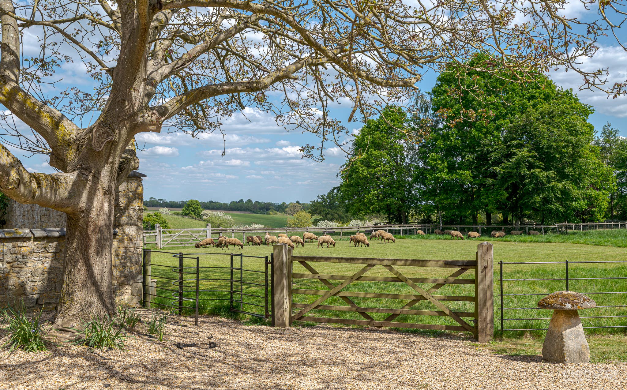 Jacobean, Kirby Farmhouse in Northamptonshire Photo 2