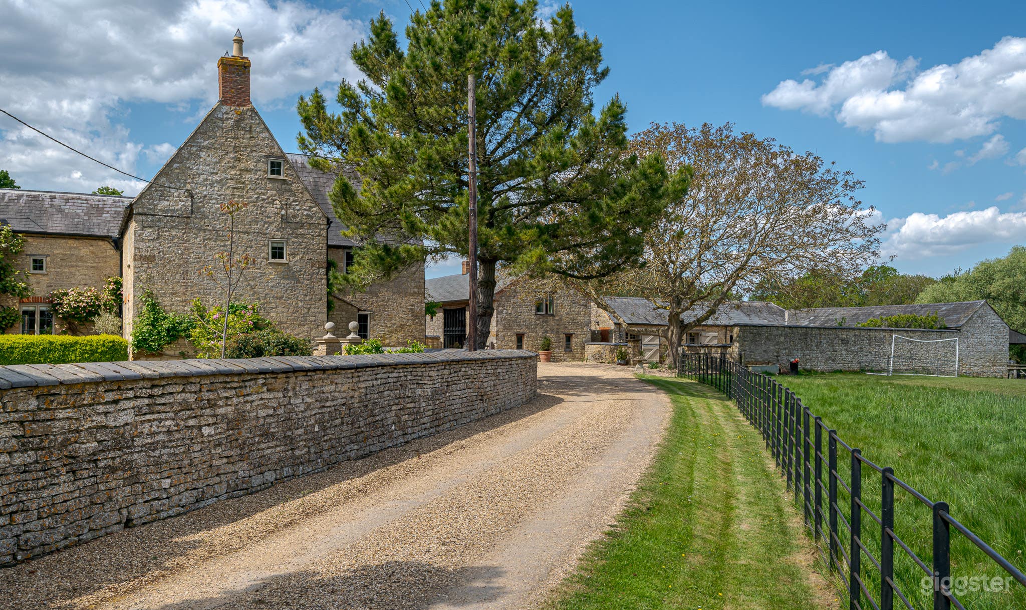 Jacobean, Kirby Farmhouse in Northamptonshire Photo 4