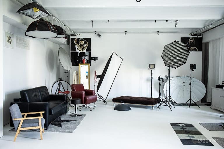  Studio 