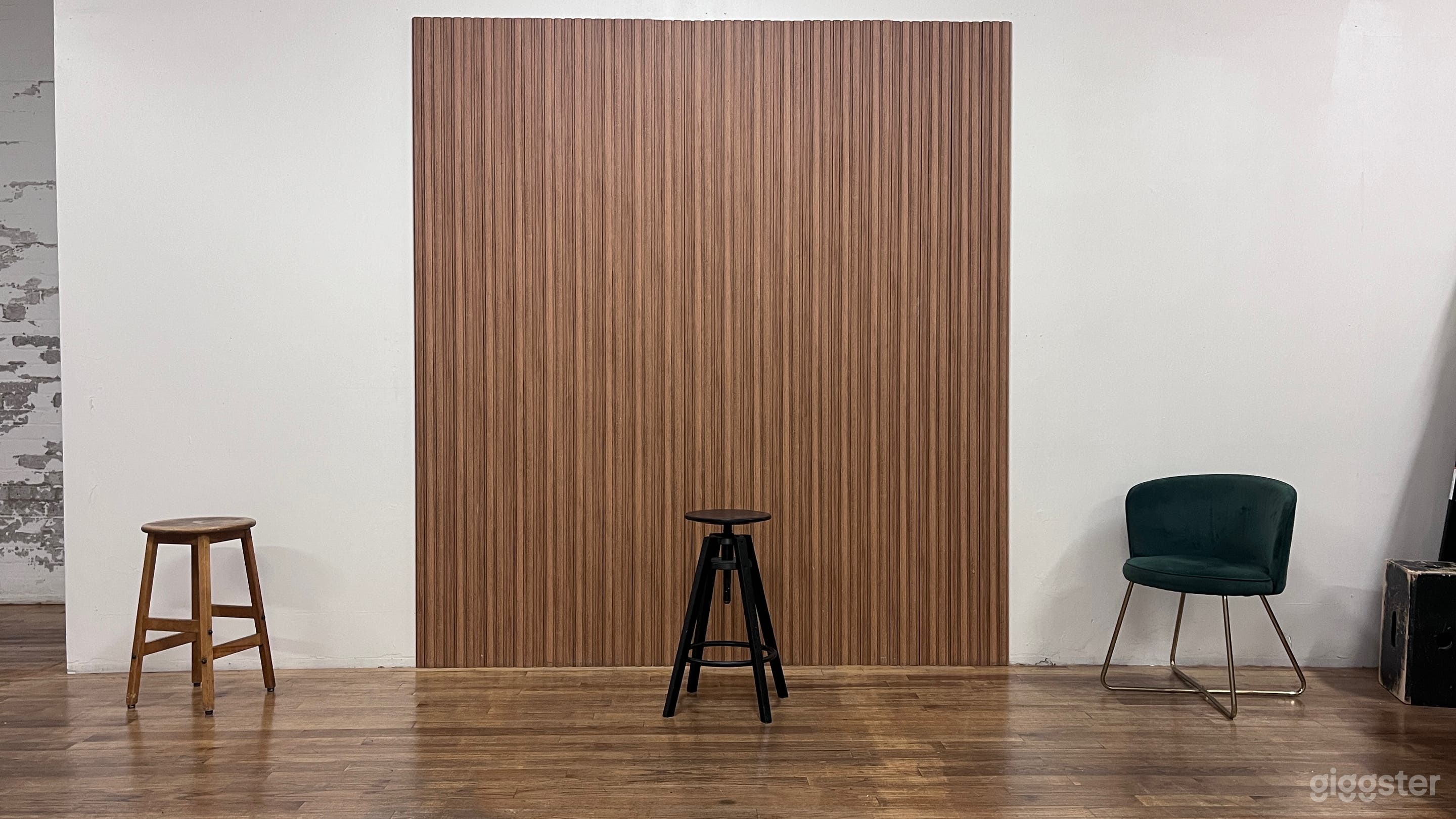 1,200 sqft Cyclorama Studio | 25+ Backdrops + Profoto Lights Photo 4