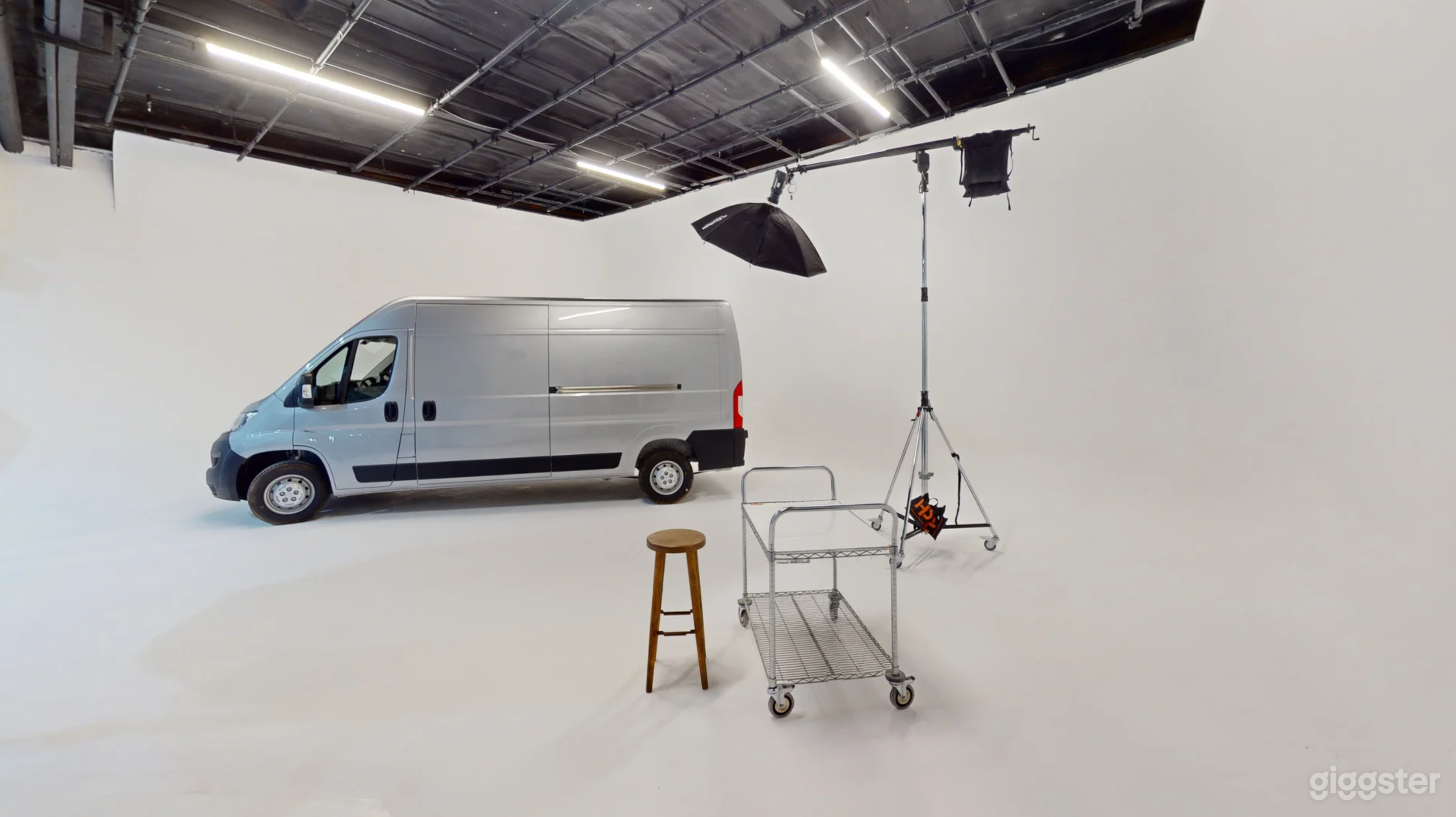 STUDIO 6 XL White Cove Photo 1