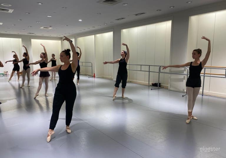  Spacious and Modern Dance Studio in Stamford 