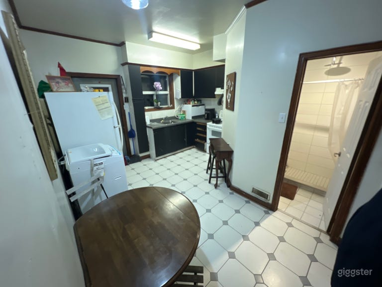  Wohnung im Erdgeschoss mit Hinterhof 