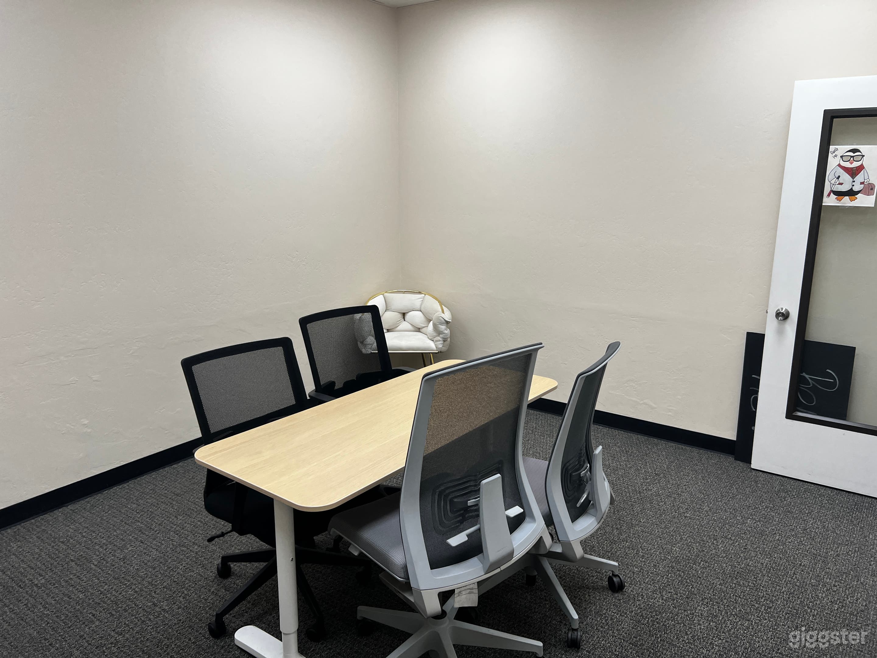 Quiet professional private office with built in wall desk Photo 4