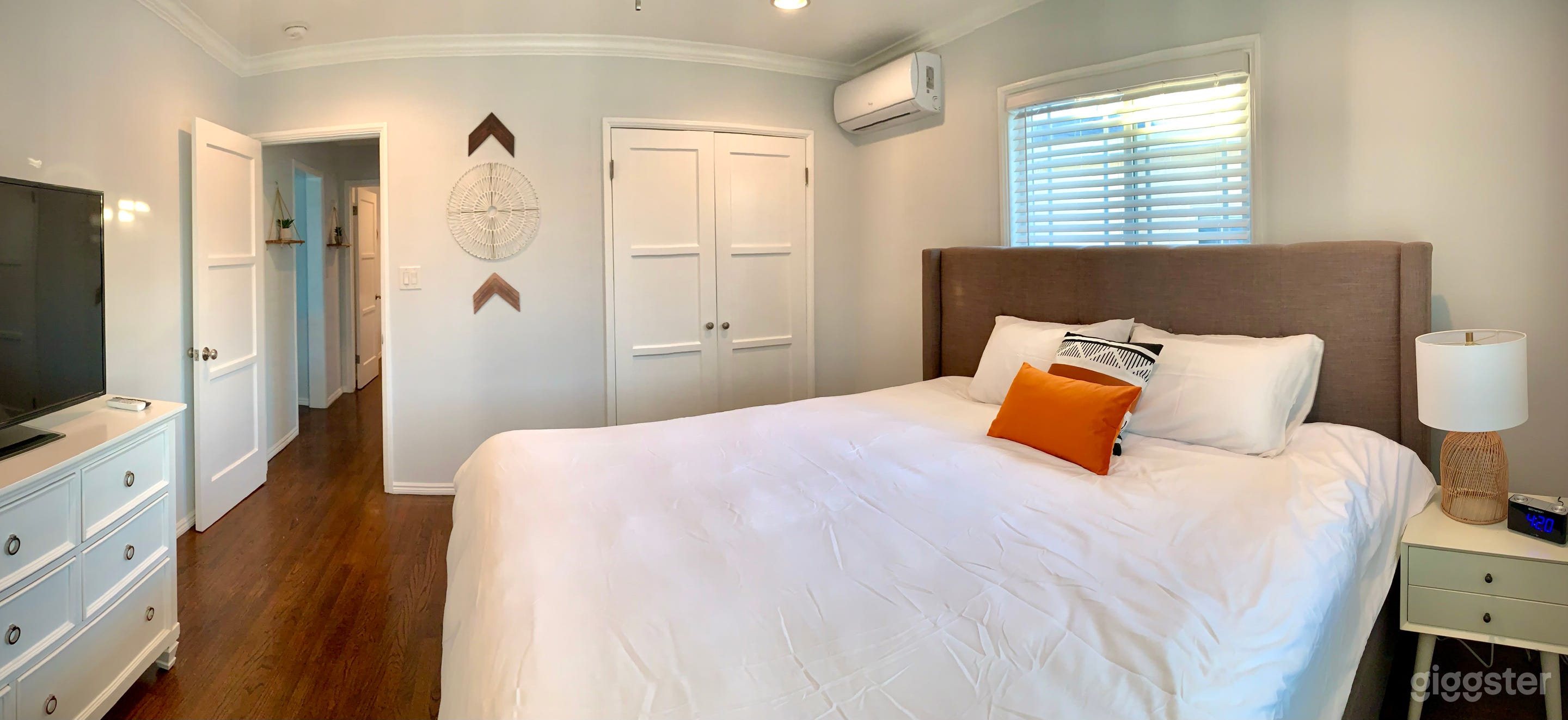 BoHo Style Modern House | Bright Cottage | Centrally Located Near Downtown LA & Pasadena Photo 3