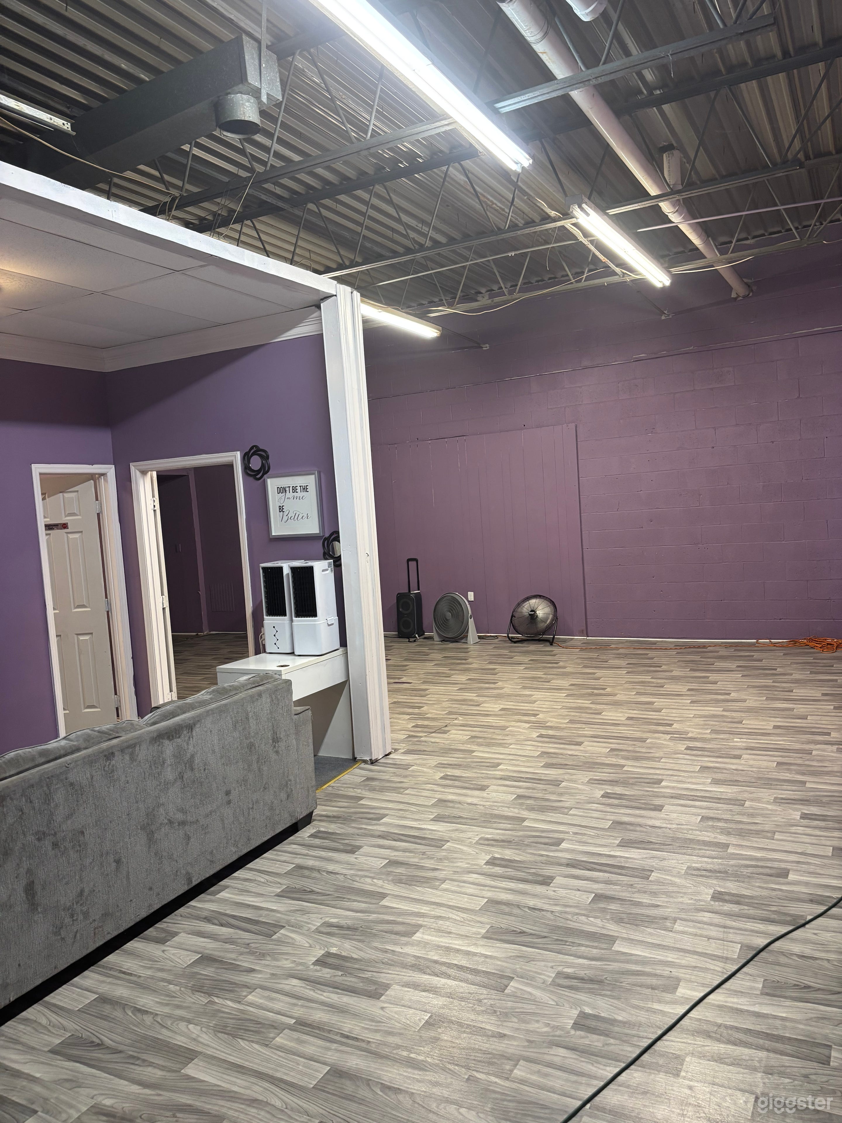 Small venue for up to 75 ppl Photo 1