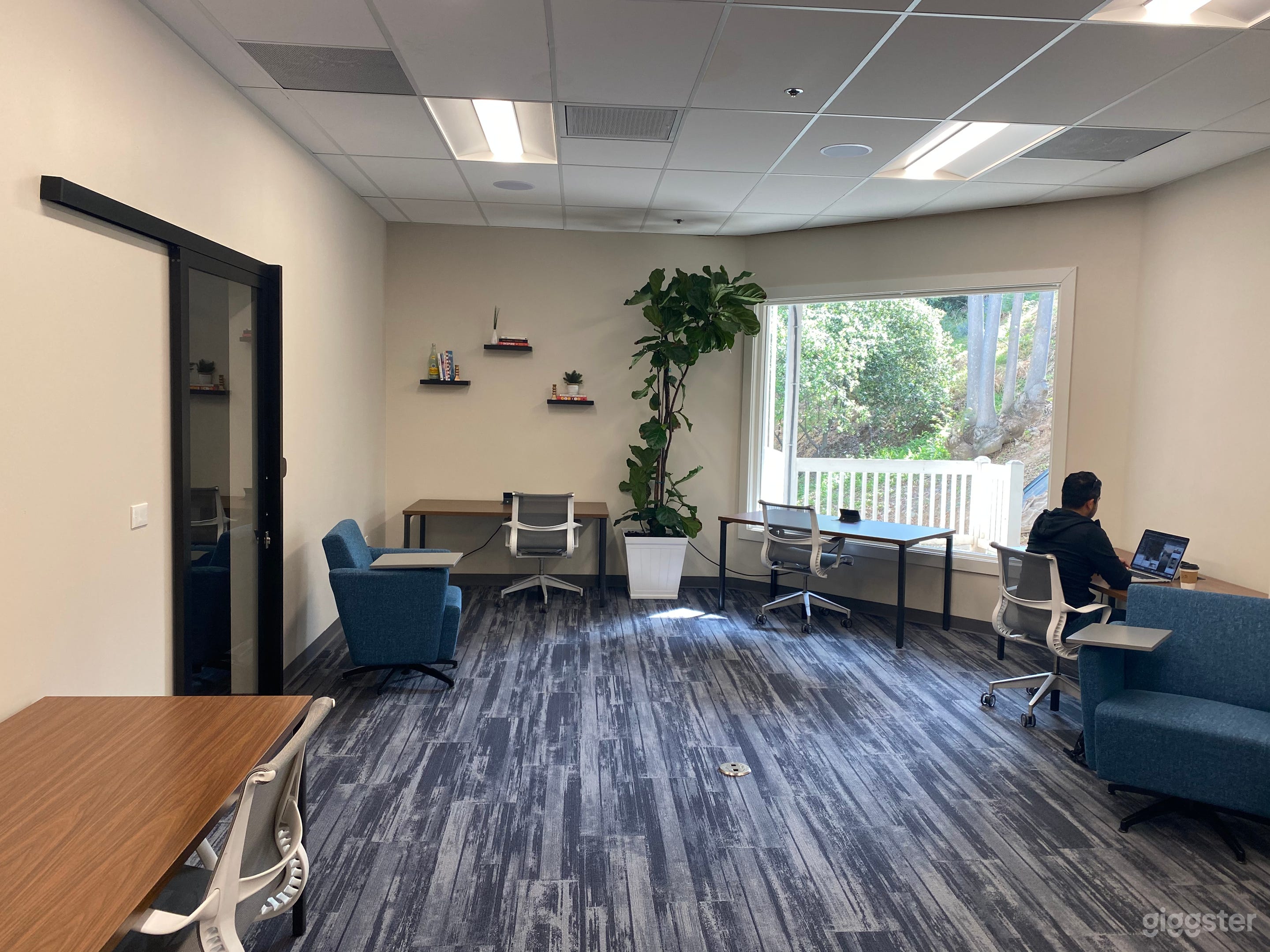 Modern Coworking Space Photo 2