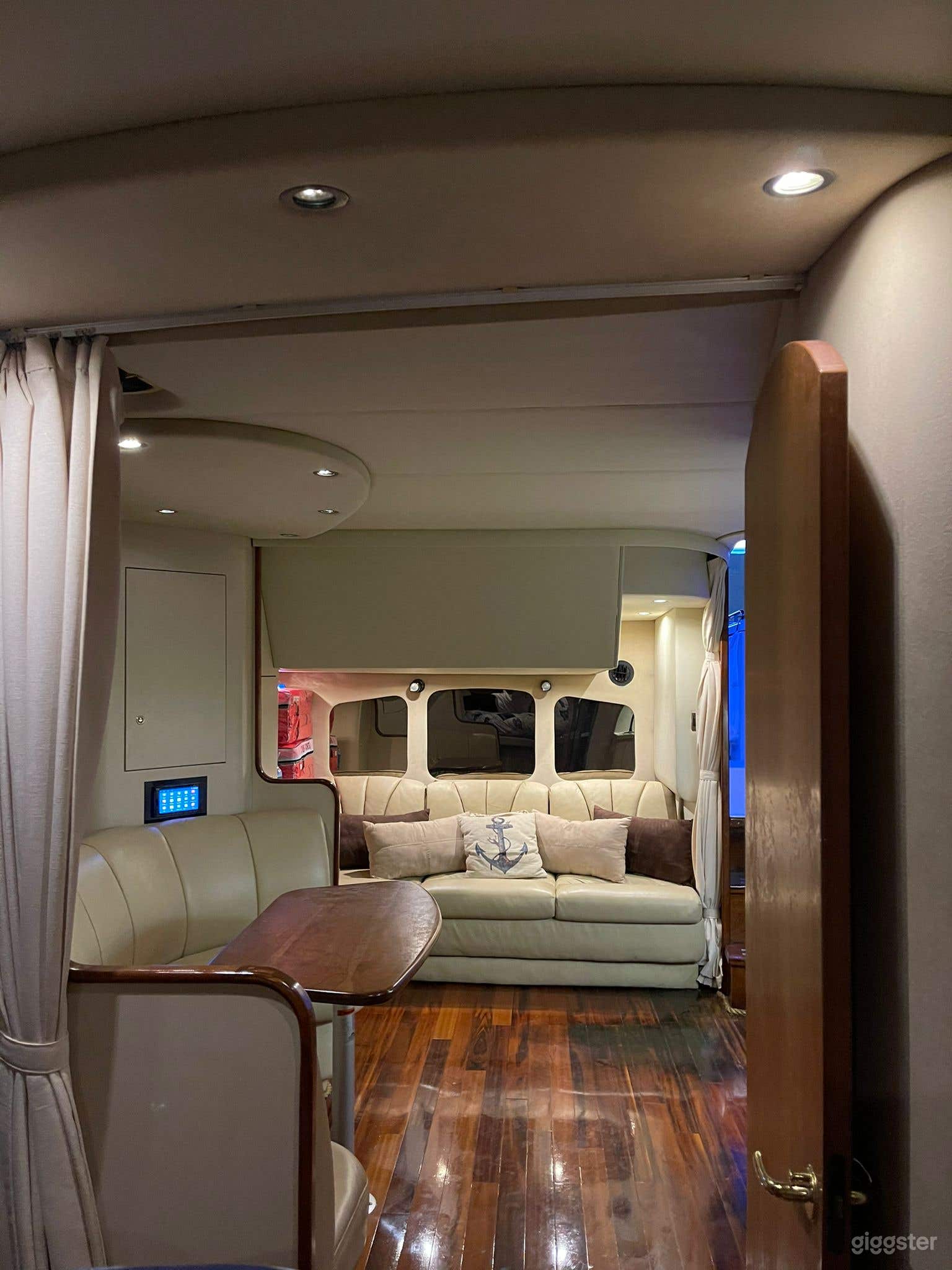 Dashing 42Ft Cruisers Oceanika Party Yacht Space Events Photo 1