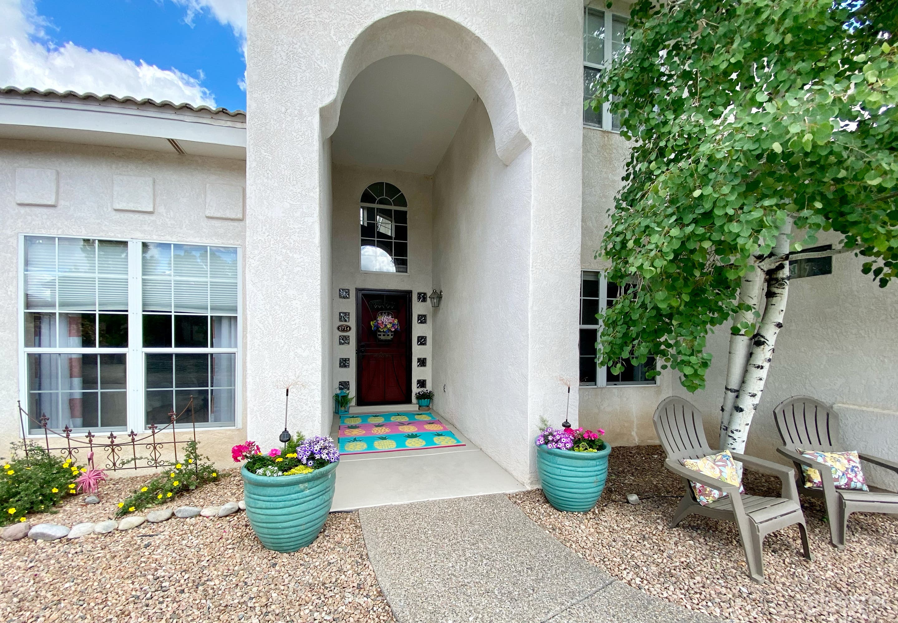 Light, bright &amp; cozy home in ABQ NE Heights Photo 1