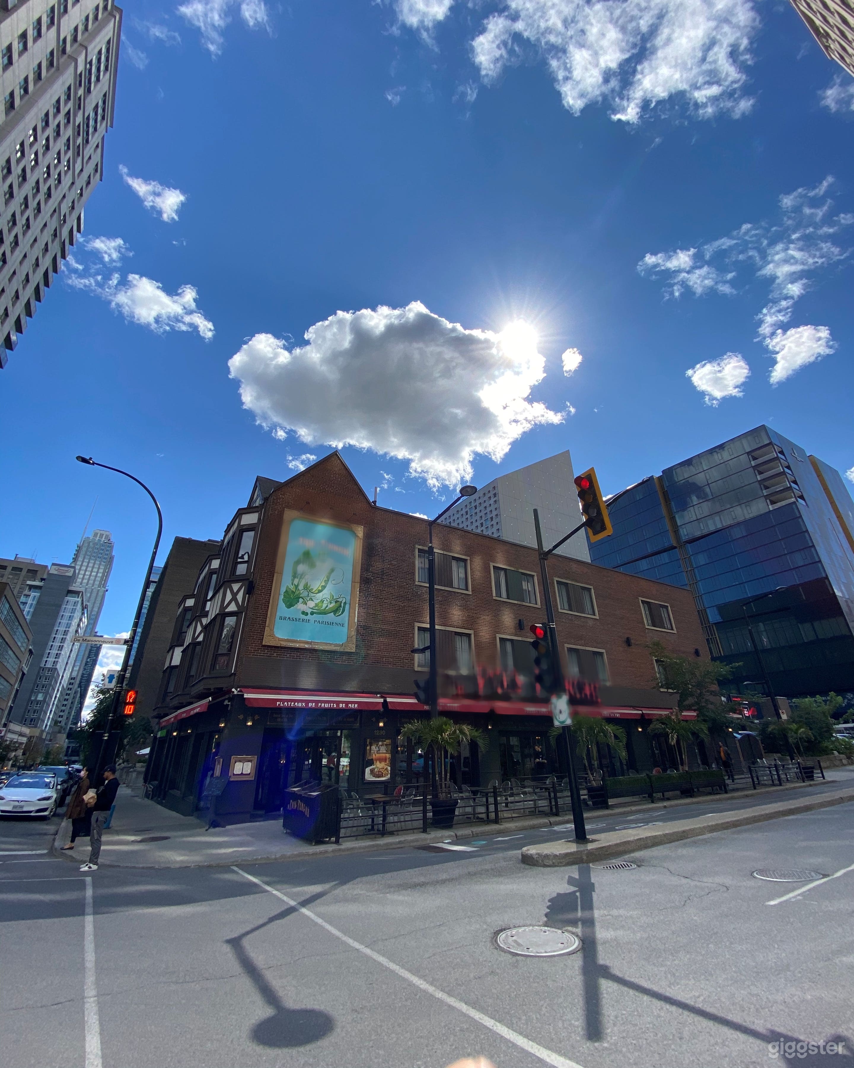 Montréal Style, French Restaurant Located in the Heart of Downtown (Full Buyout) Photo 1