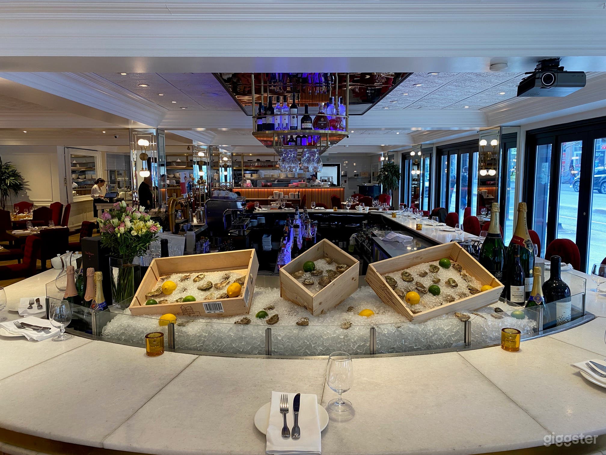 Montréal Style, French Restaurant Located in the Heart of Downtown (Full Buyout) Photo 3