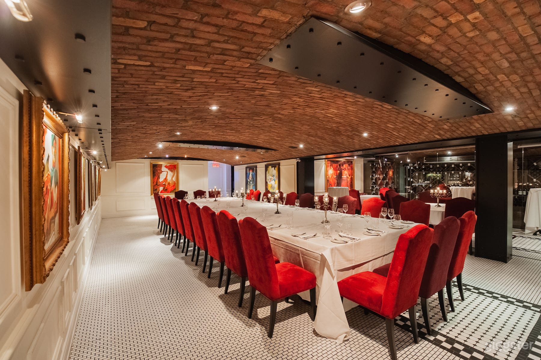 Montréal Style, French Restaurant Located in the Heart of Downtown (Full Buyout) Photo 4