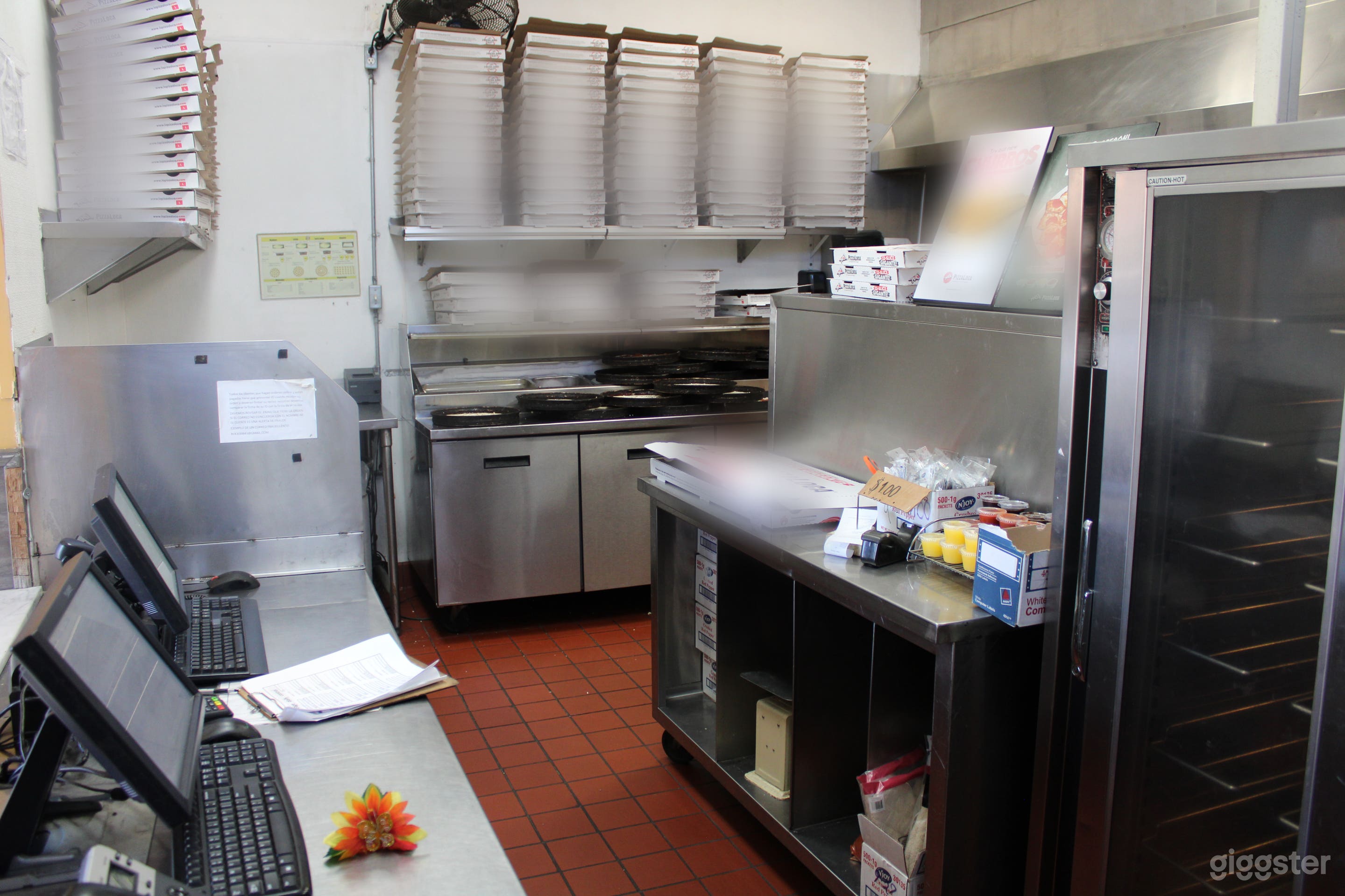 Perfect for Filming Pizza Restaurant in  Los Angeles 5th Loc. Photo 3