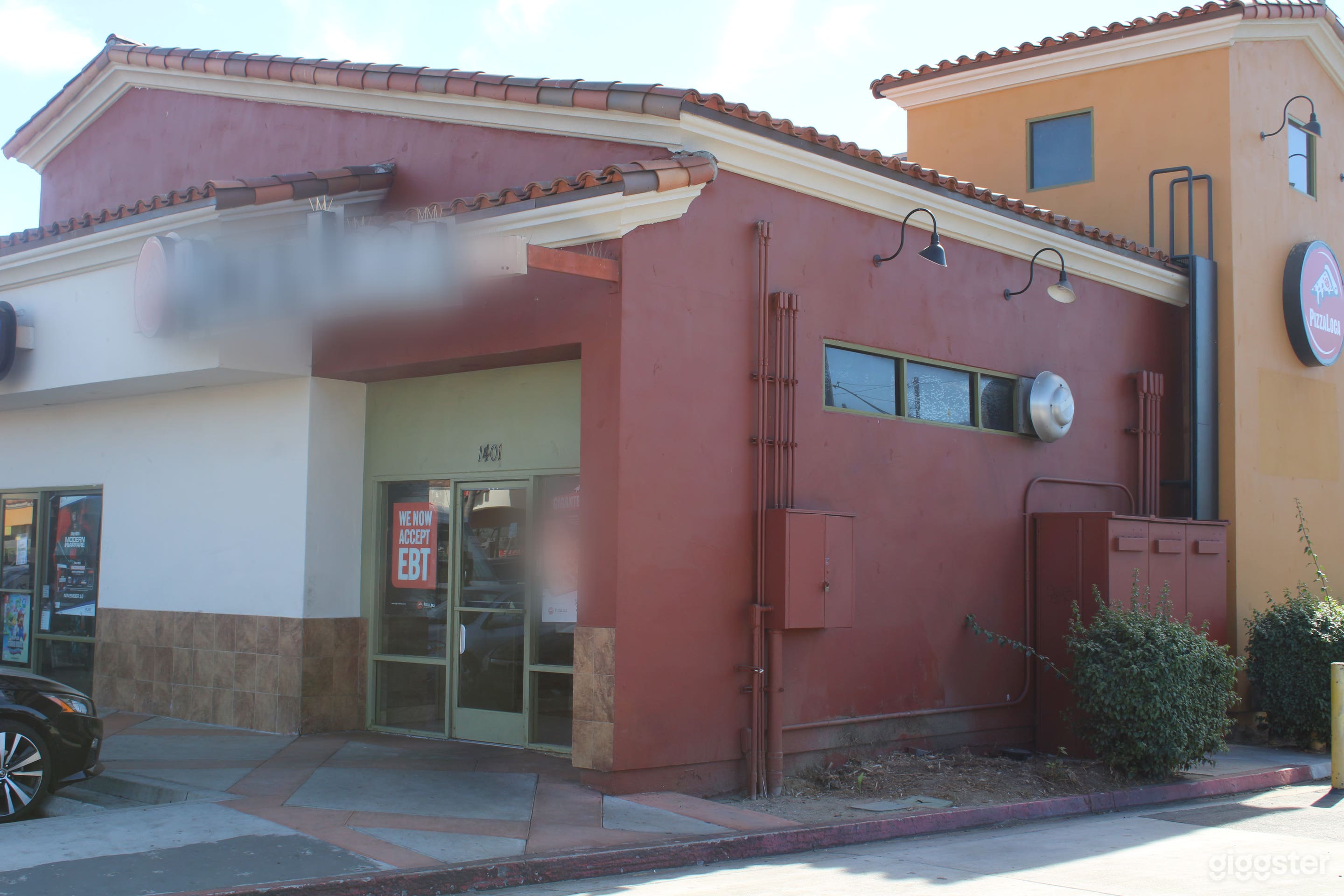 Perfect for Filming Pizza Restaurant in  Los Angeles 5th Loc. Photo 1