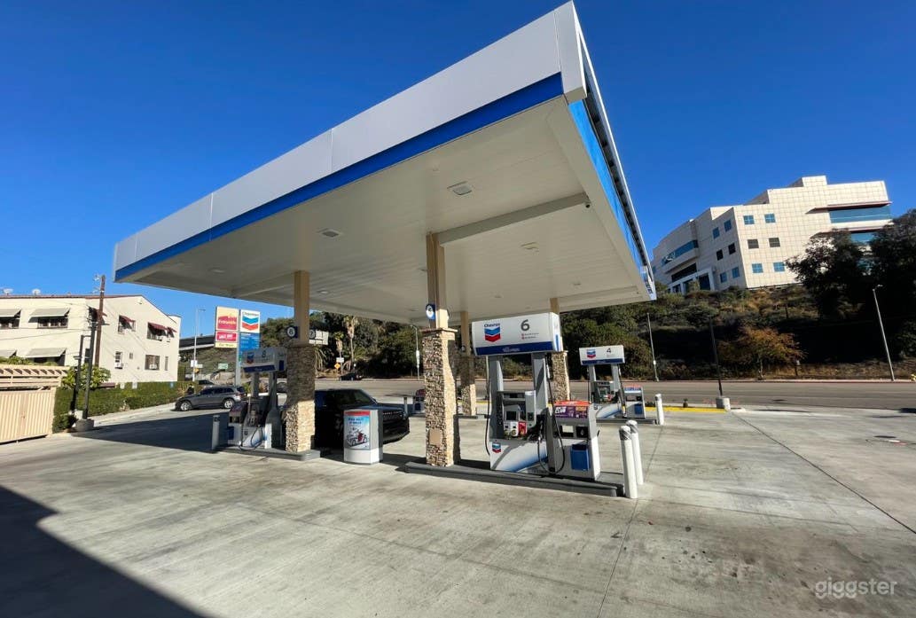 Huge And Open Gas Station  Photo 1