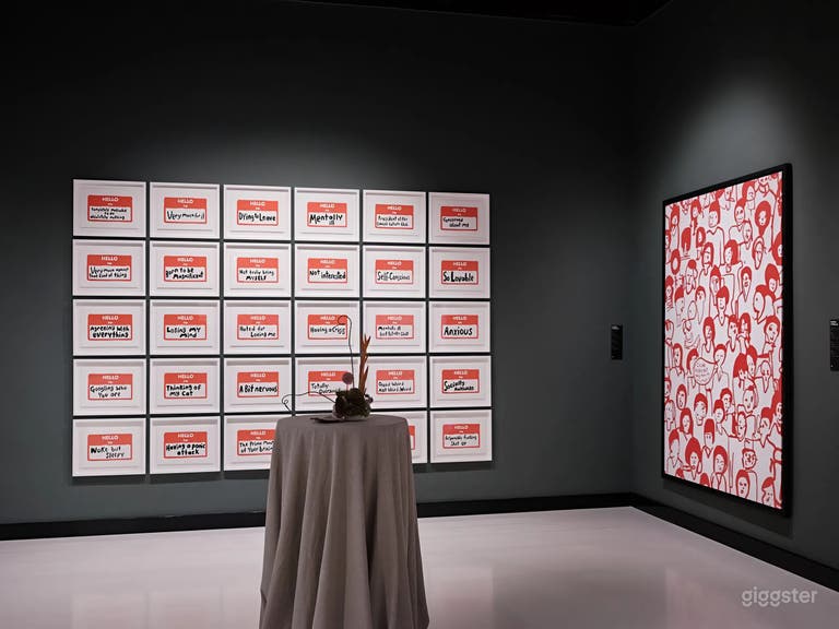  Robbie Rooms - Espacios para Eventos Inspirados en el Arte con Vigas Expuestas 