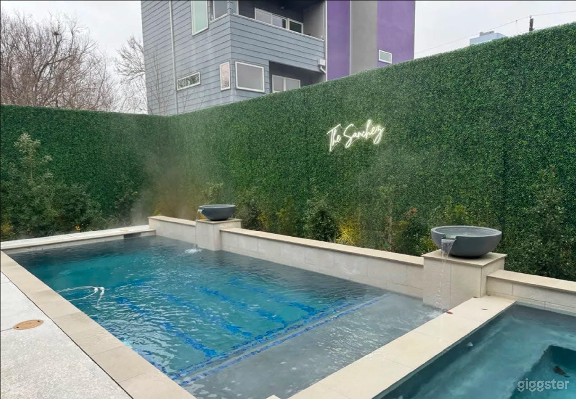 Spacious Pool in a Modern Mansion -Midtown Houston Photo 4