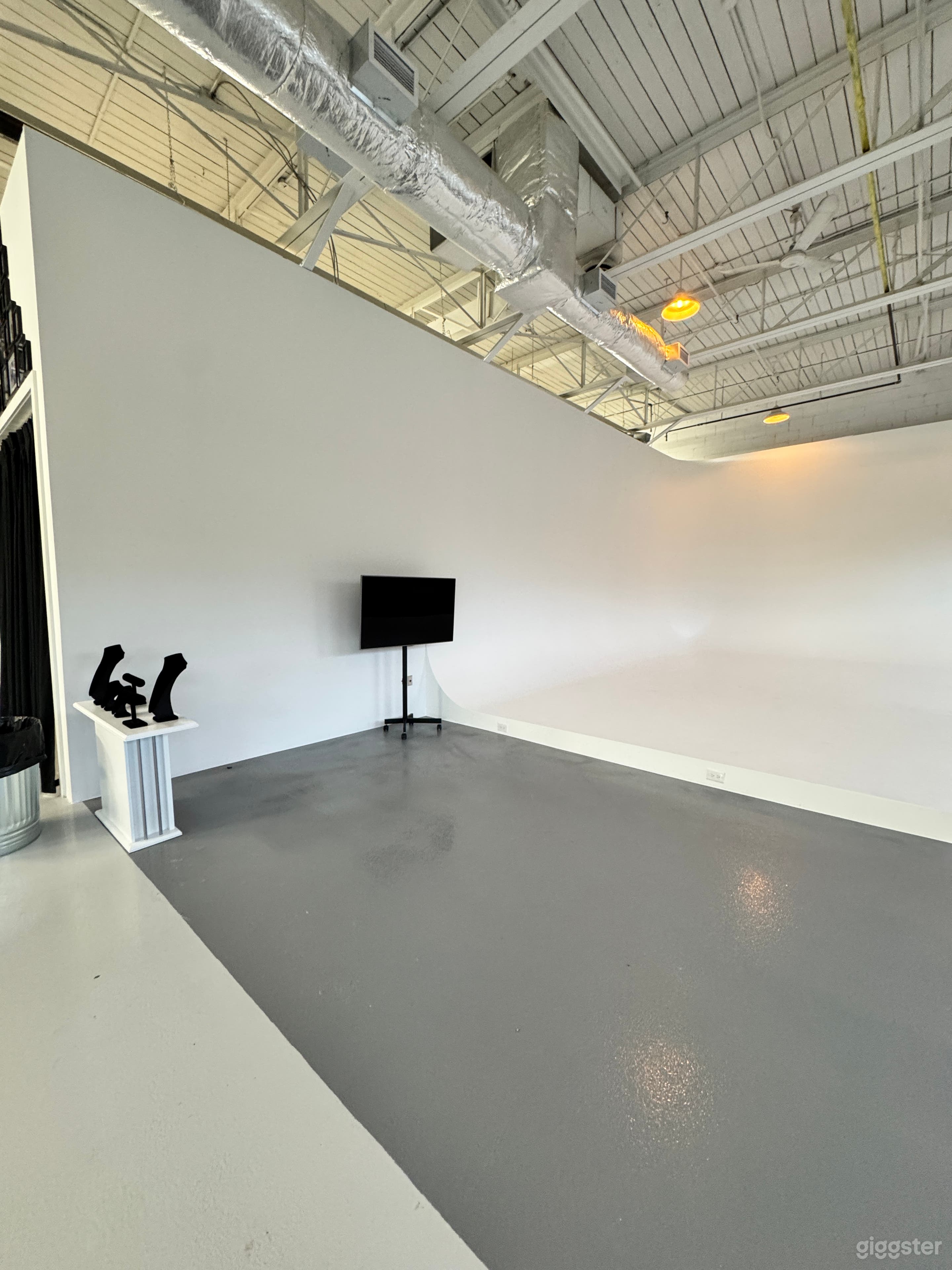 Bright Industrial Mini Studio in Toronto for Photo & Video Photo 2