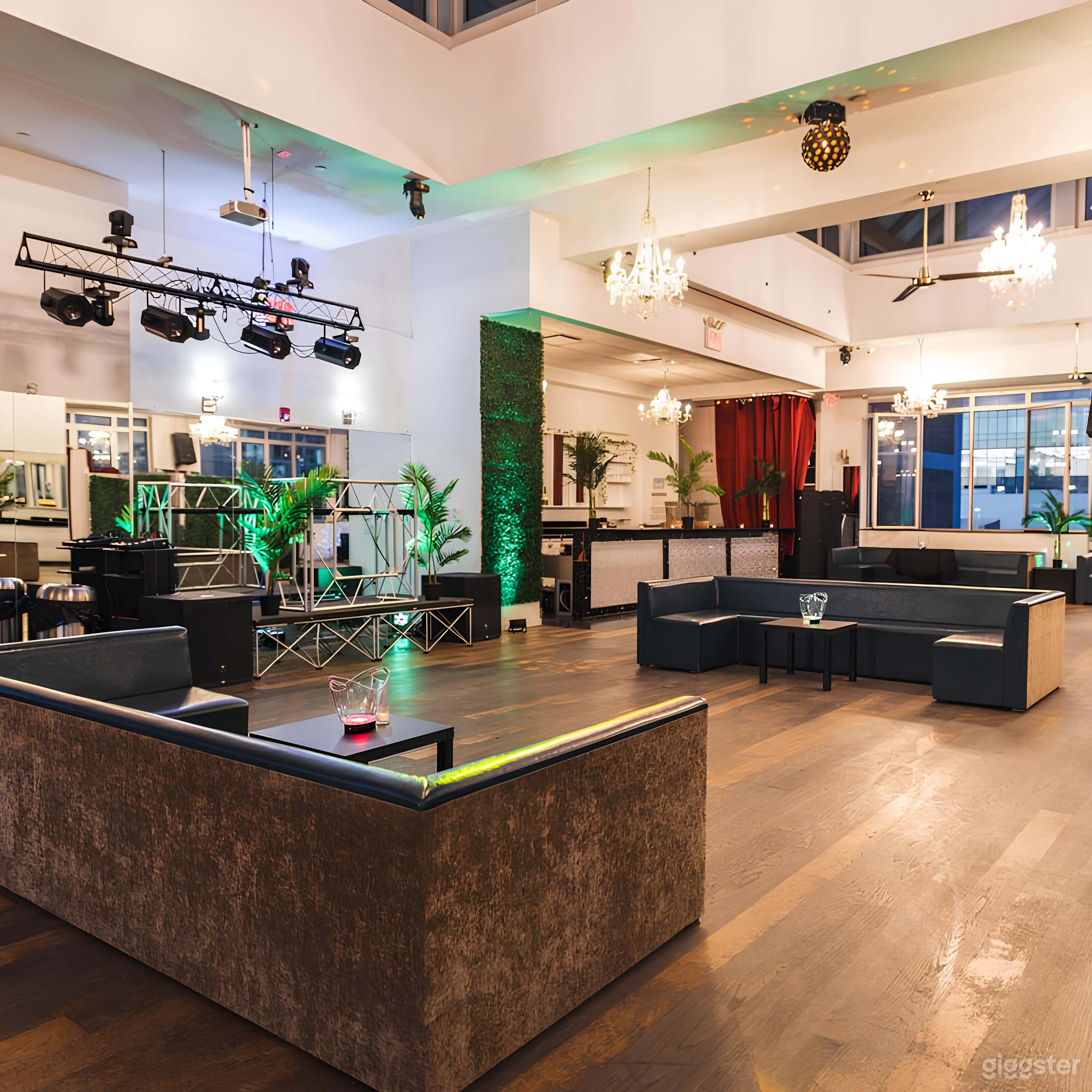 Breathtaking, Elegant, &amp; Modern Penthouse NY Photo 1