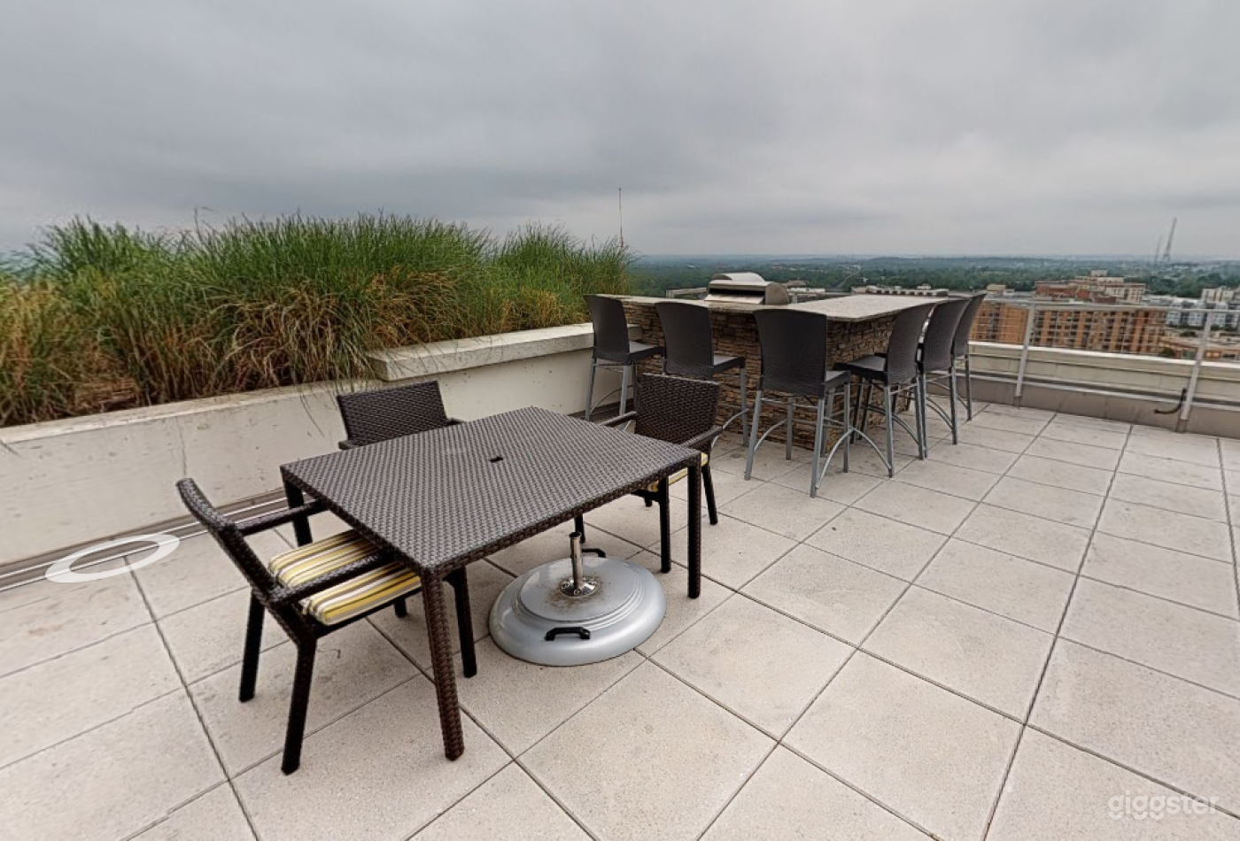 Stunning Outdoor SkyDeck w/ DC Views Photo 4