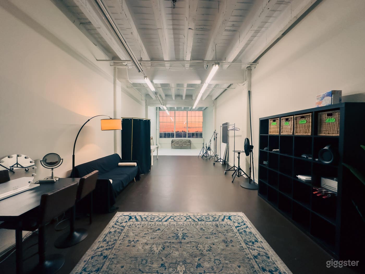 Multipurpose Creative Studio for photo/video. Photo 1