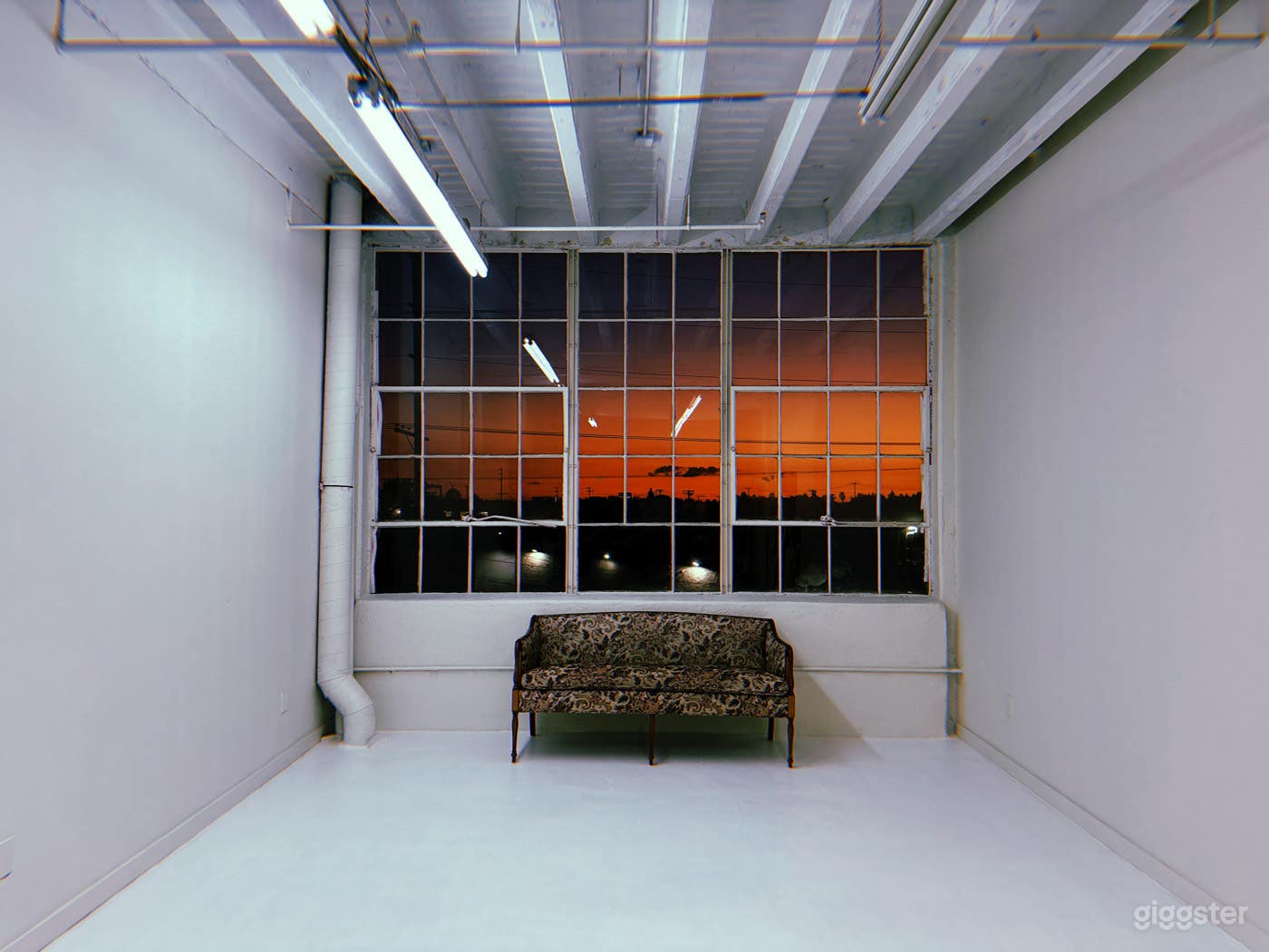 Multipurpose Creative Studio for photo/video. Photo 2