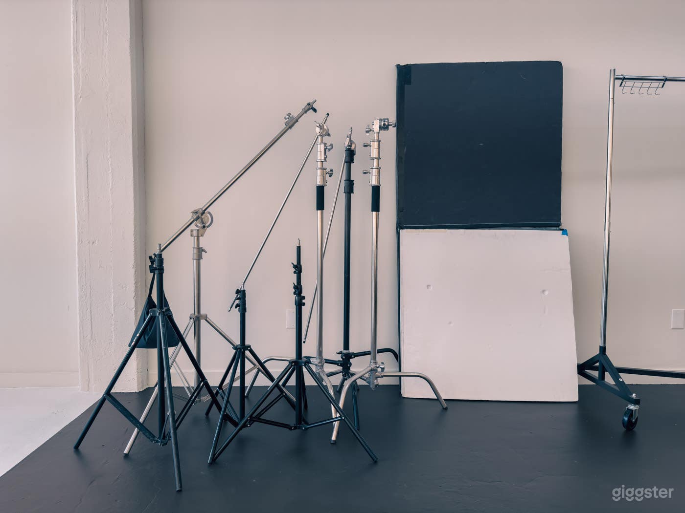 Multipurpose Creative Studio for photo/video. Photo 3