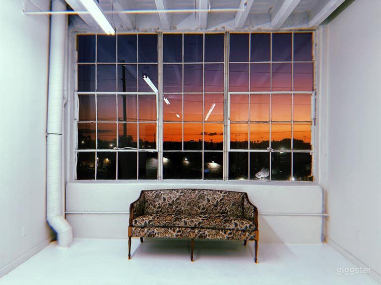  Multipurpose Creative Studio for photo/video. 