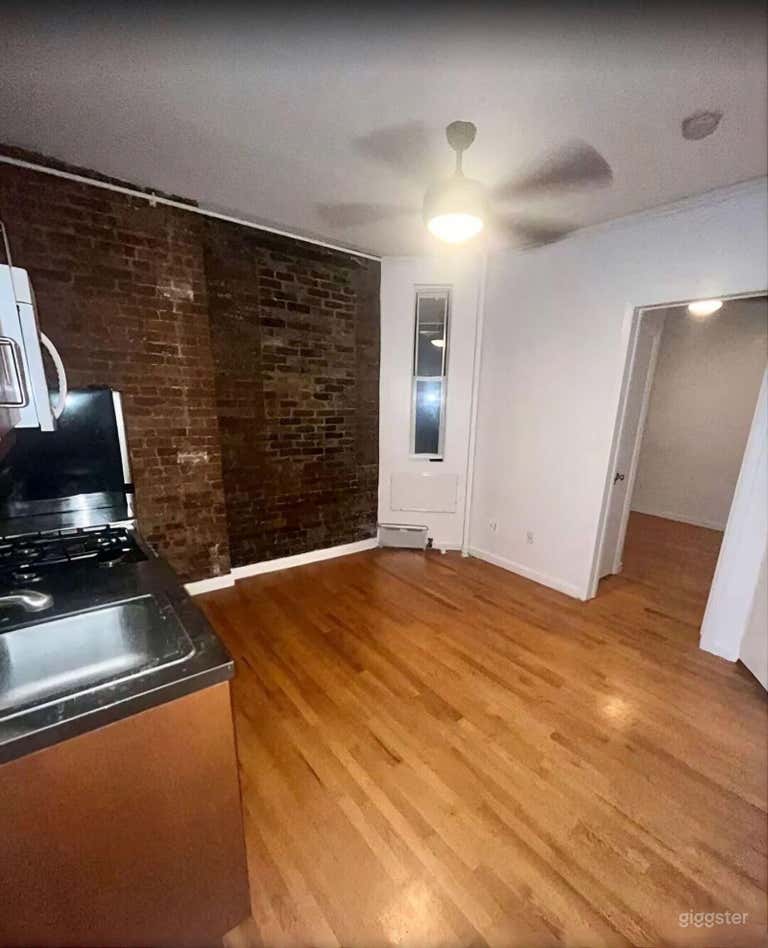 Apartment in Prime Location, Cozy Living Room 