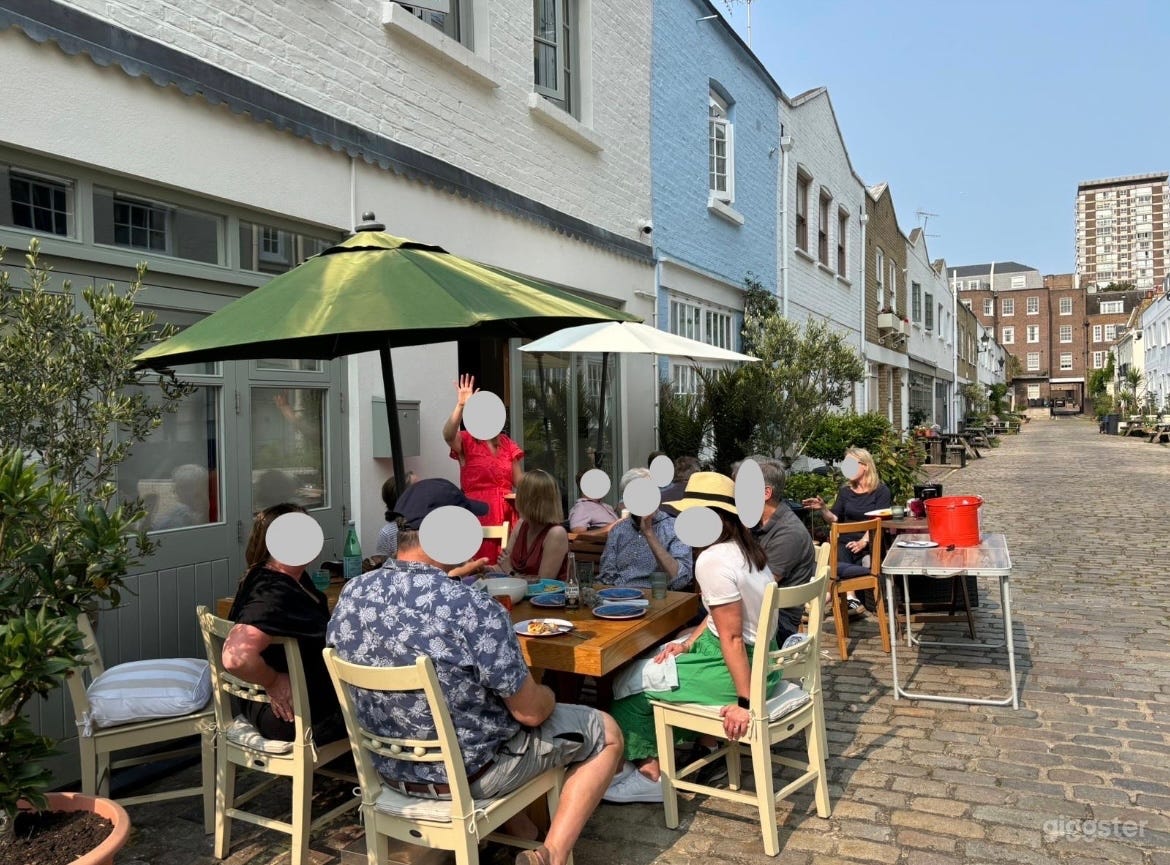 Spacious and Bright London Mews Home Photo 2