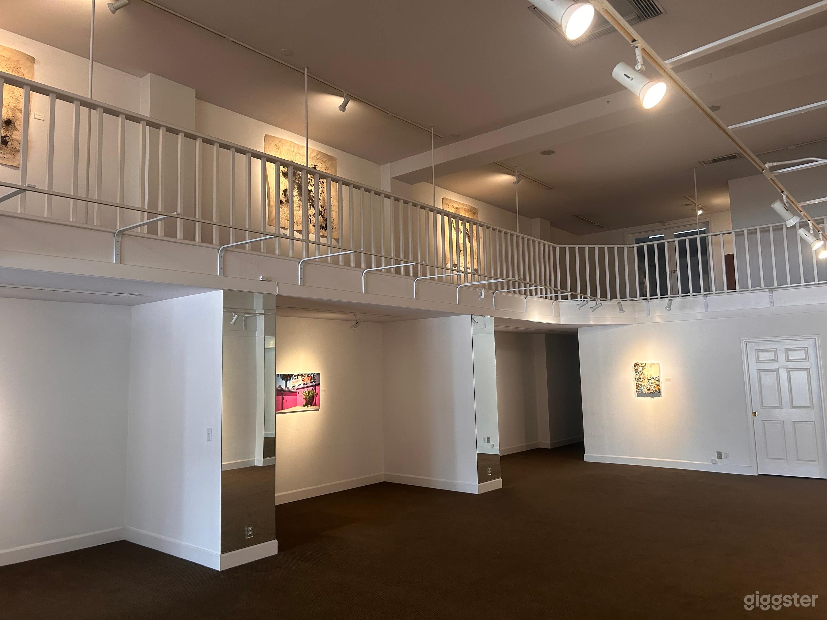 Union Square Old Hollywood Art Gallery Photo 1