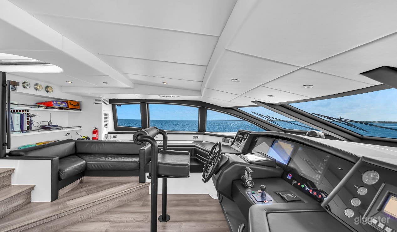 120 Azimut 'Infinity' Photo 2