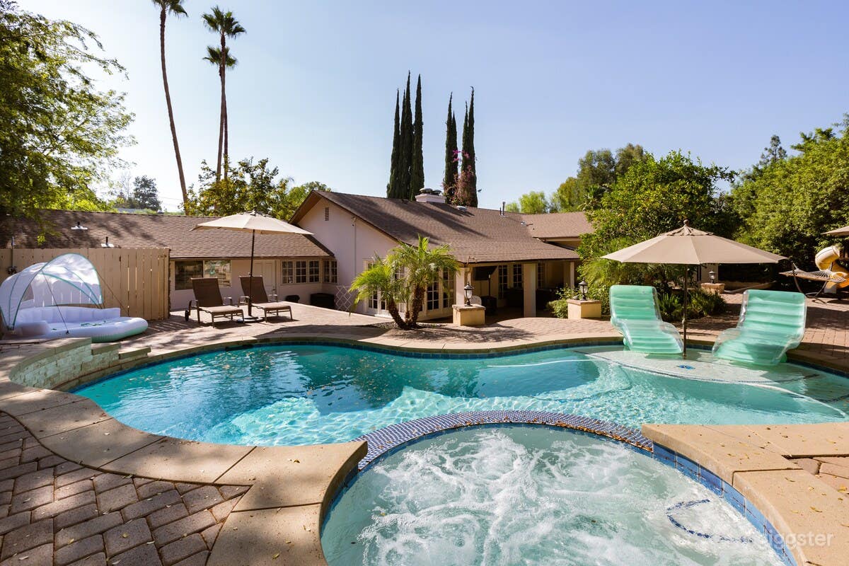 Backyard / Pool /Jacuzzi