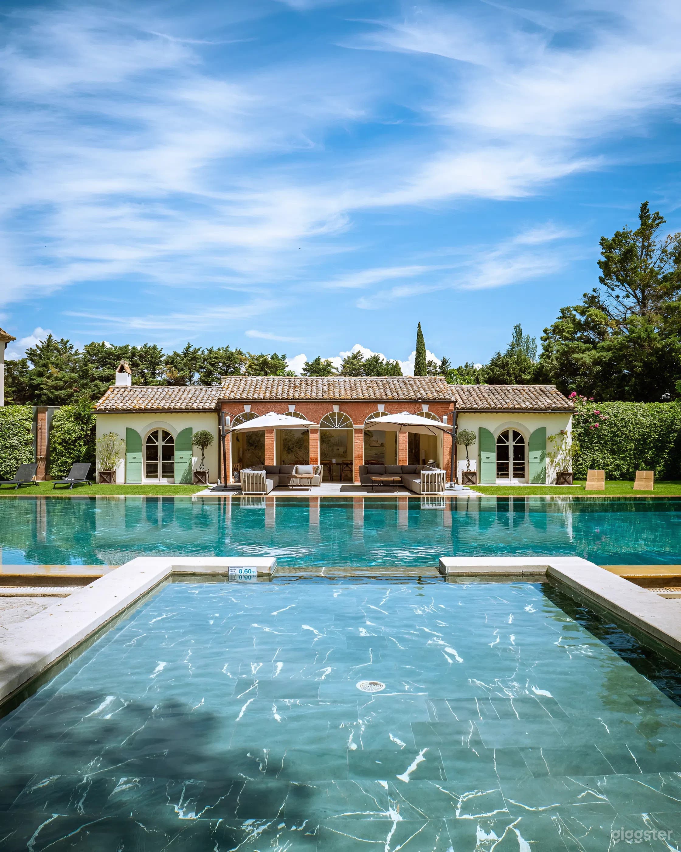 Photo de Château de Luxe Historique en Provence 3