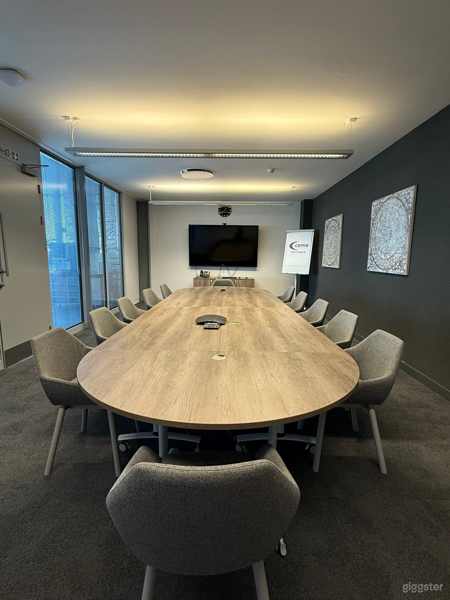 A unique industrial space that has flexible purposes Photo 4