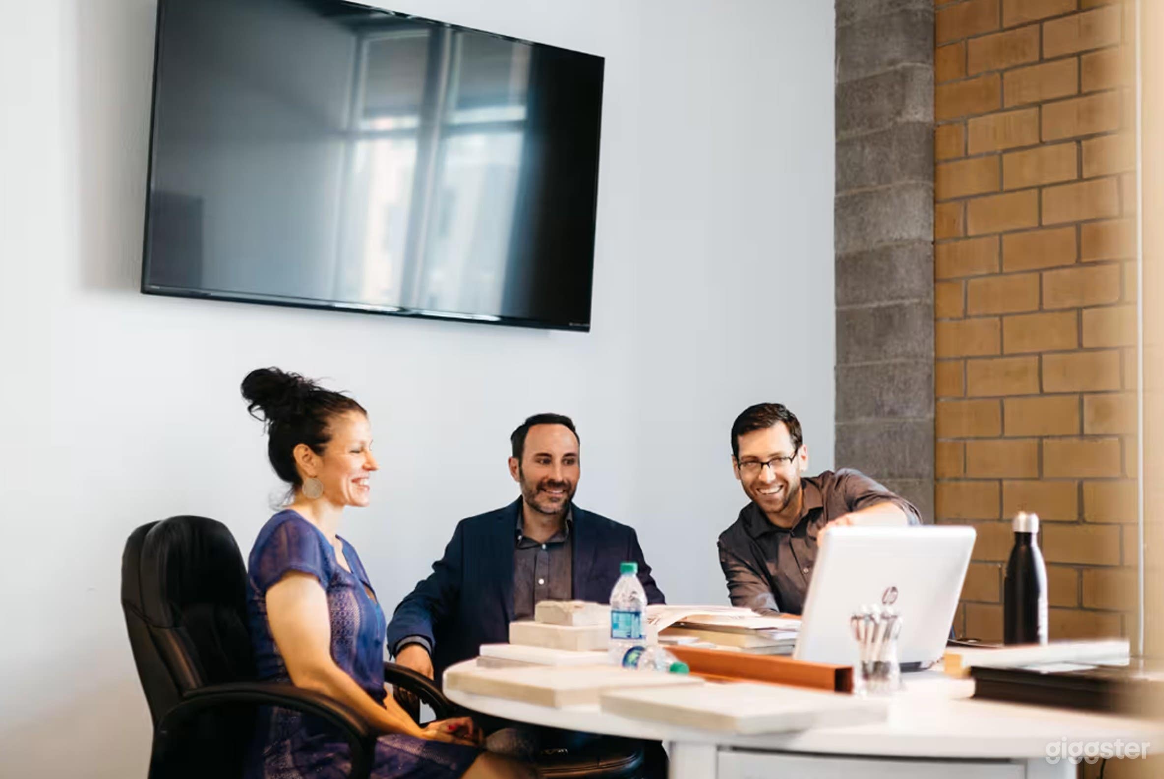 Versatile Conference Room For 8 Photo 4