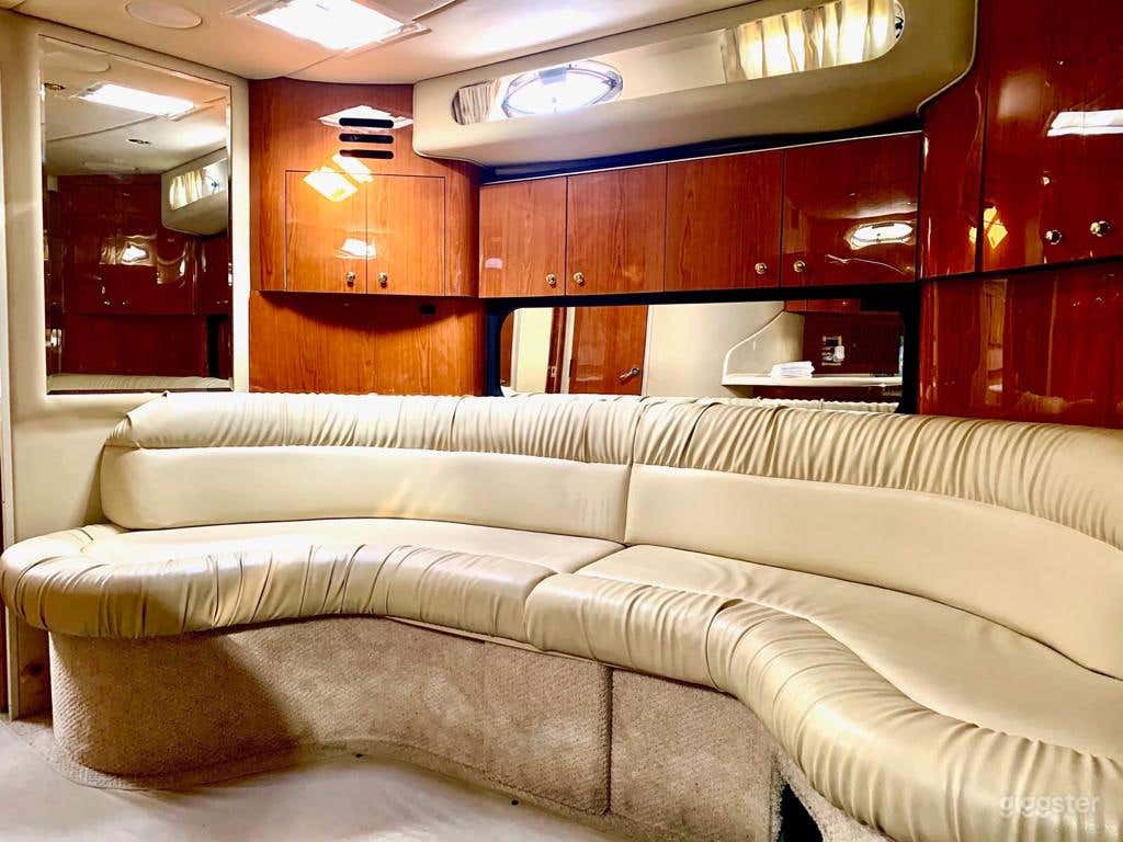 Elegant 40FT Sea Ray Duffy's Party Yacht Space Events Photo 3