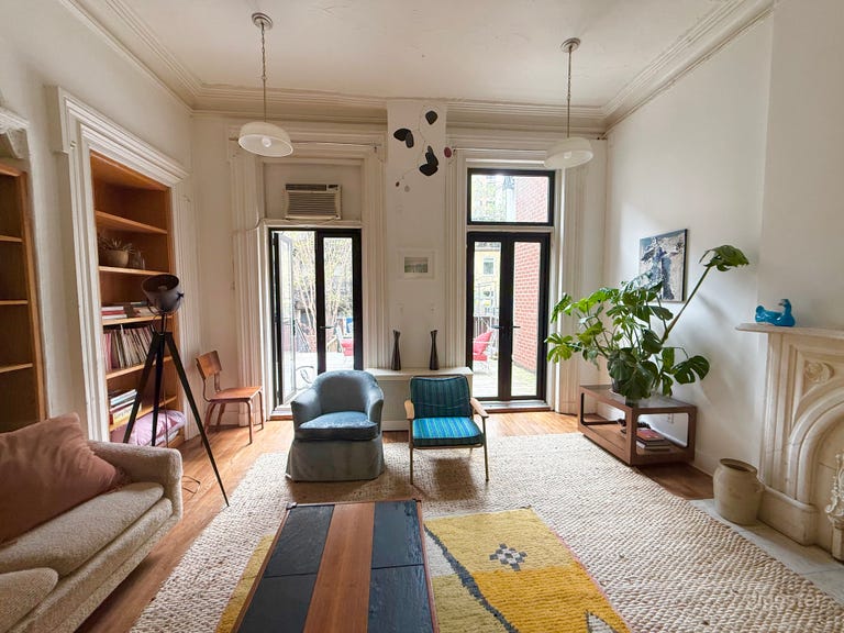  BOHEMIAN BROWNSTONE APARTMENT - Natural Light   