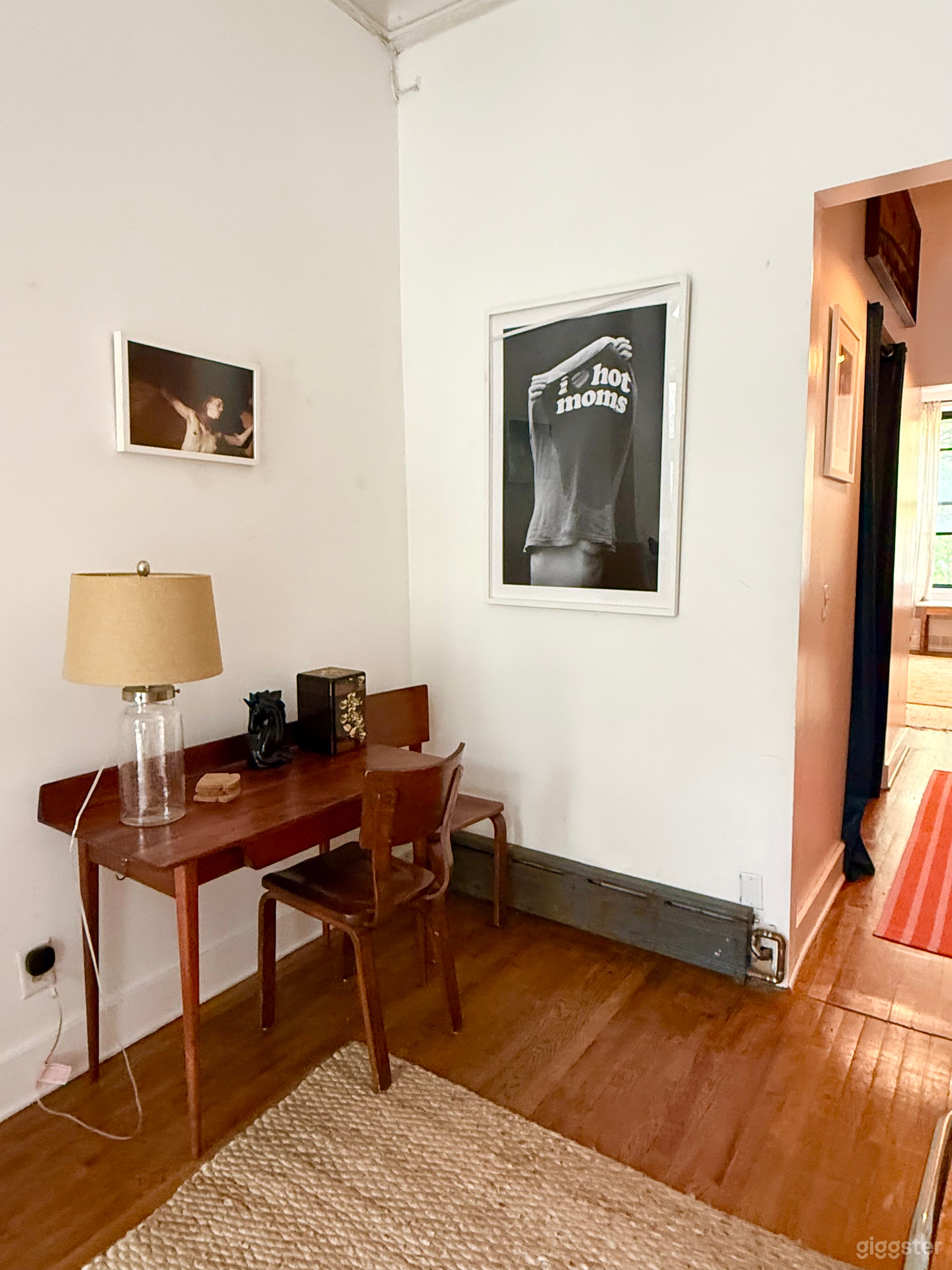 BOHEMIAN BROWNSTONE APARTMENT - Natural Light   Photo 4