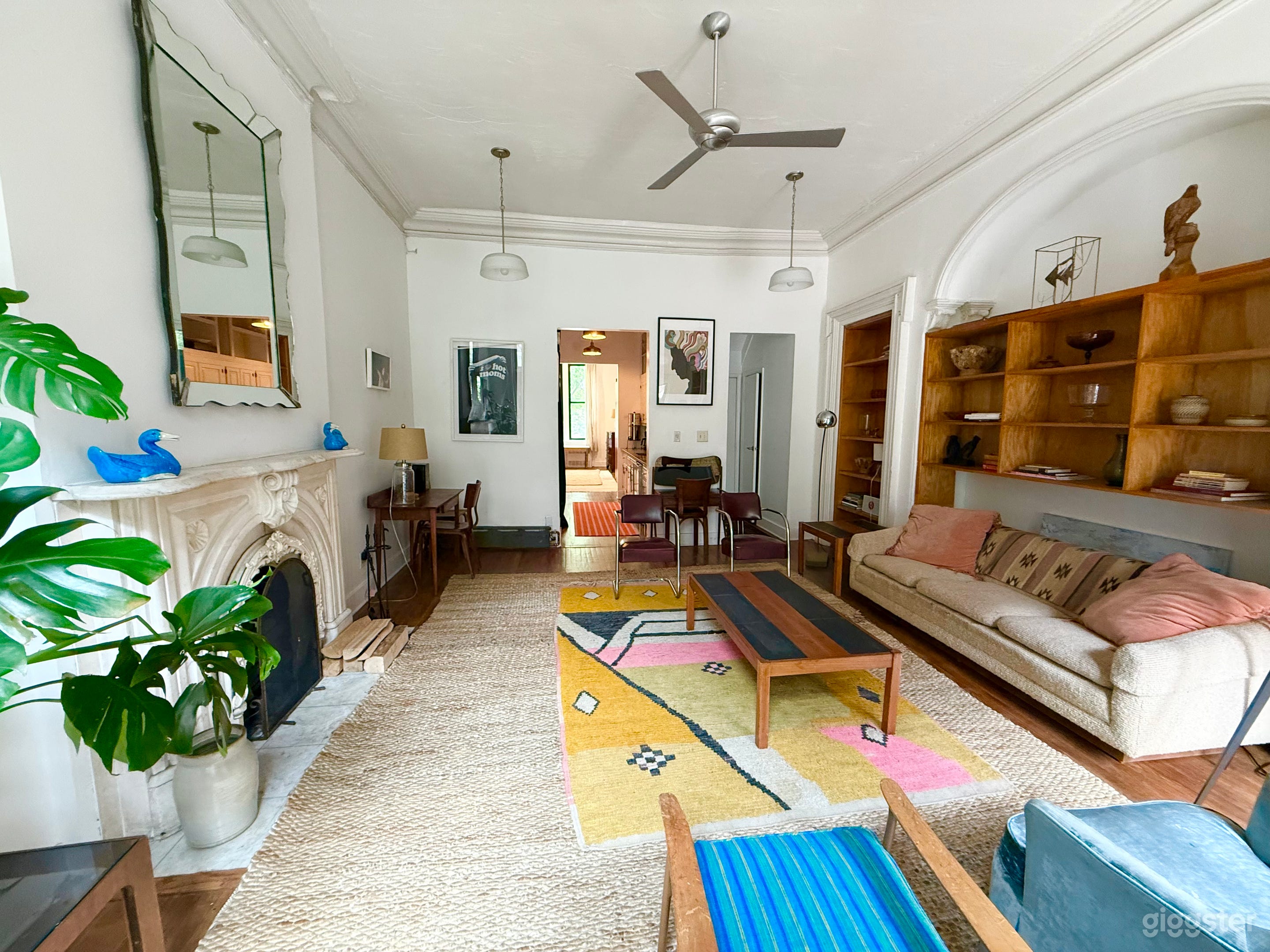BOHEMIAN BROWNSTONE APARTMENT - Natural Light   Photo 3