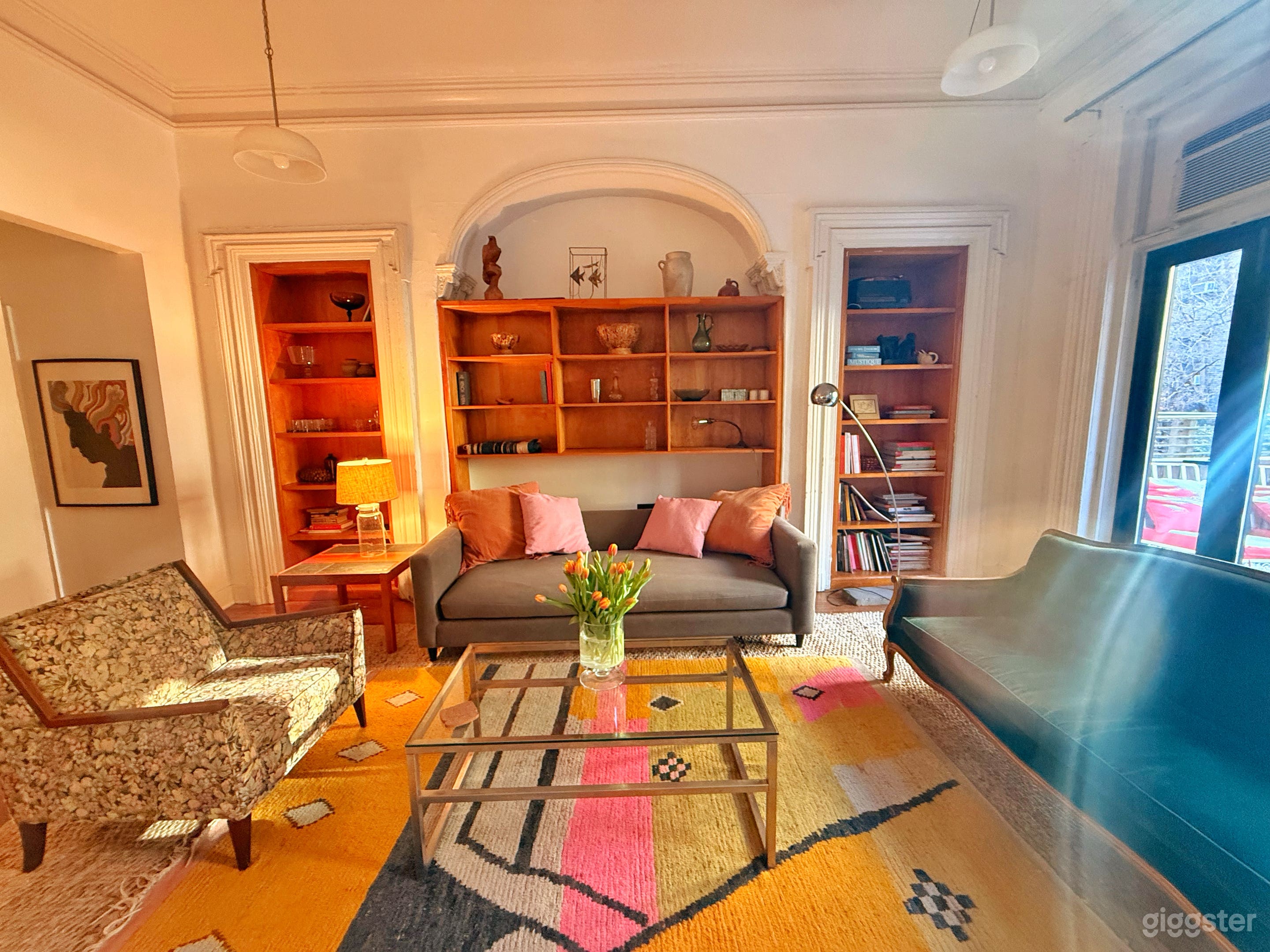 Brownstone Parlour Floor with Large Patio Photo 2