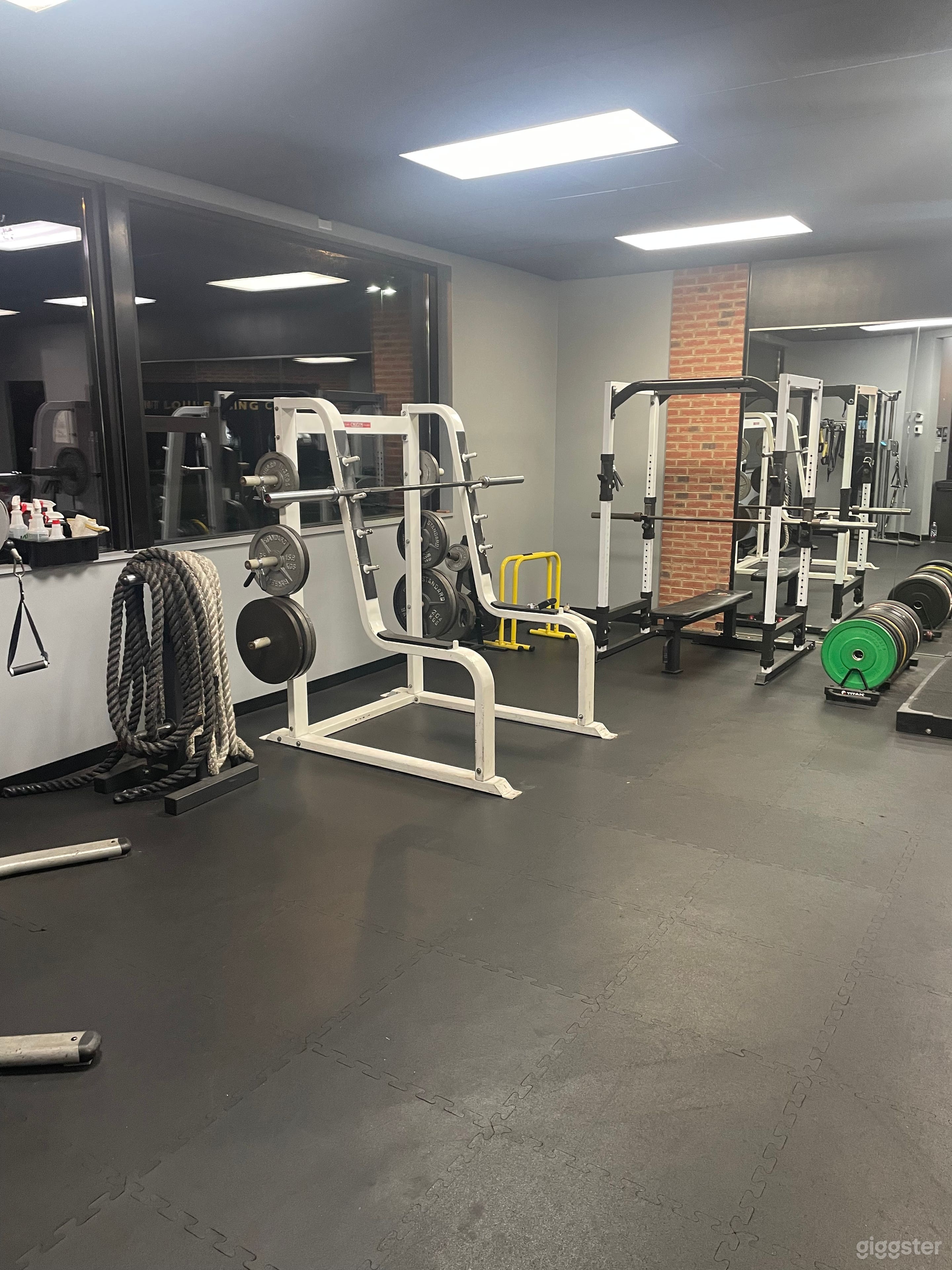 Spacious Boxing Gym w Studio Photo 1
