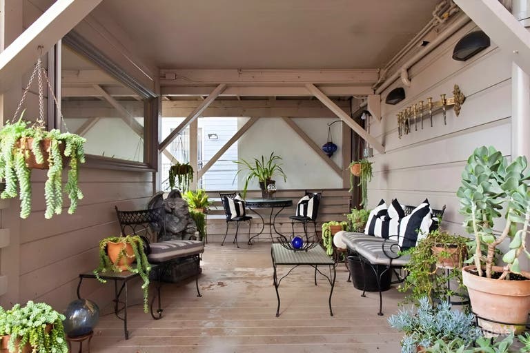  Private Lux Studio Apt. W Garden/Hammock Patio 