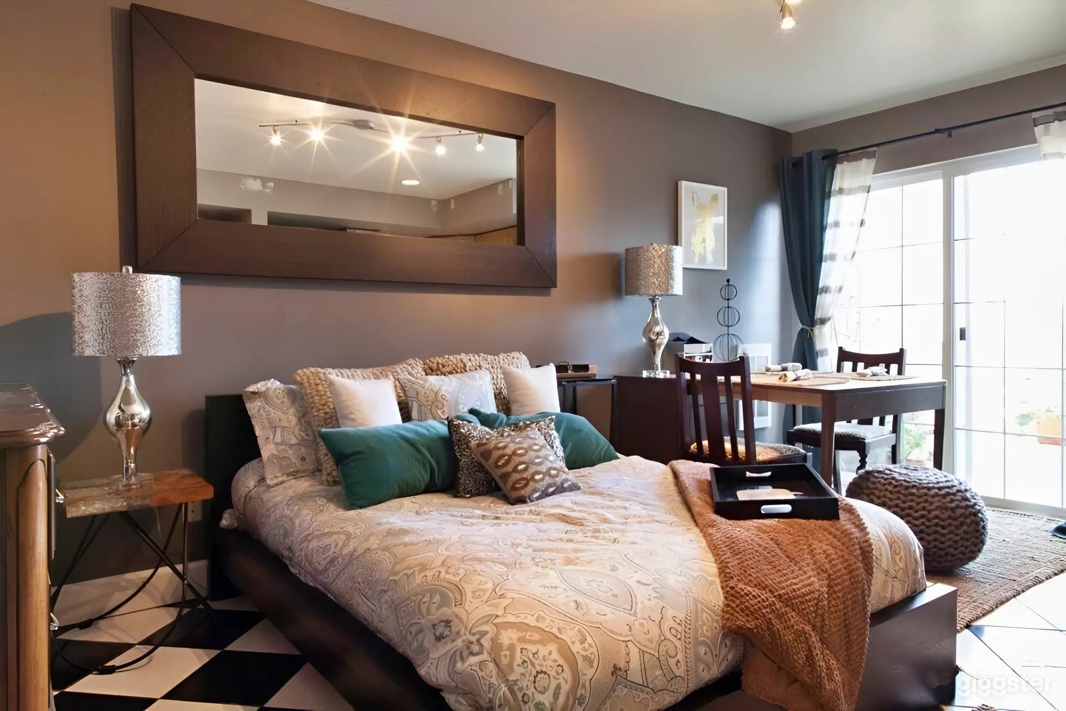 Private Lux Studio Apt. W Garden/Hammock Patio Photo 2