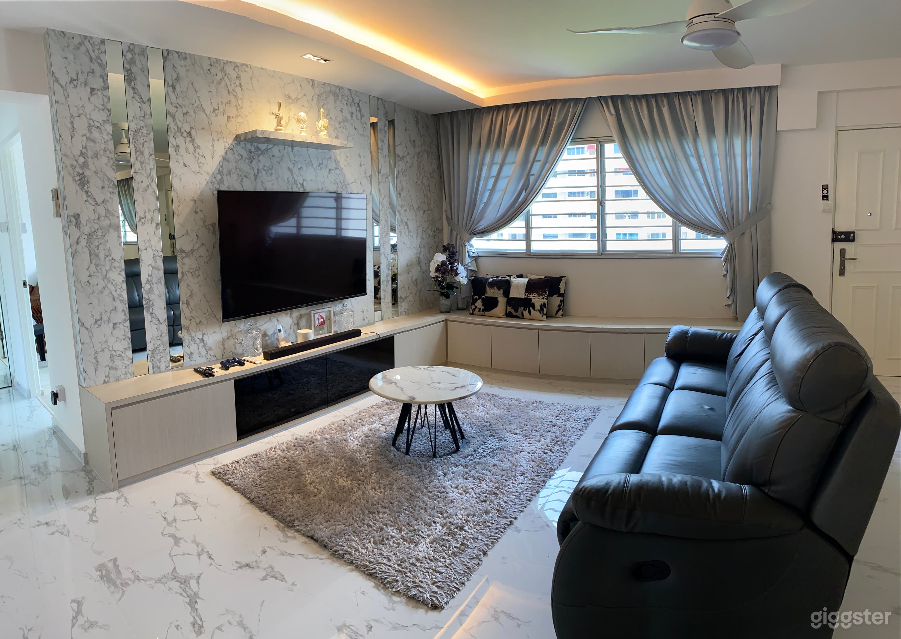 Modern Marble Concept Photo 1